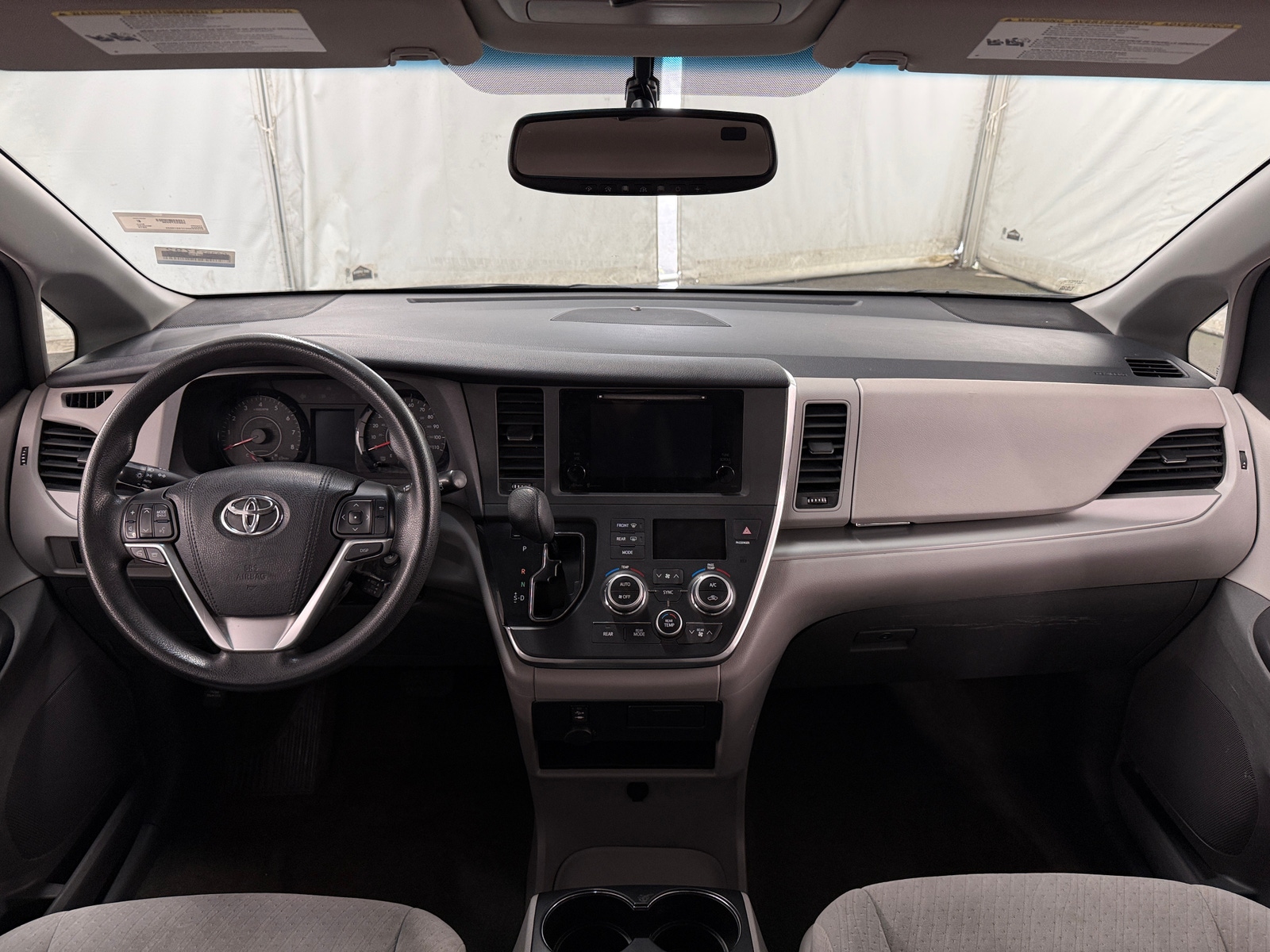 Thumbnail: 2015 Toyota Sienna - 3