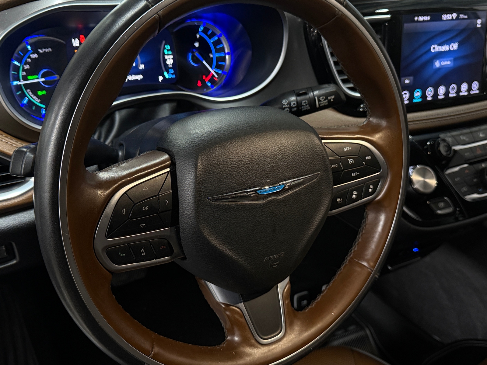 Thumbnail: 2020 Chrysler Pacifica - 4