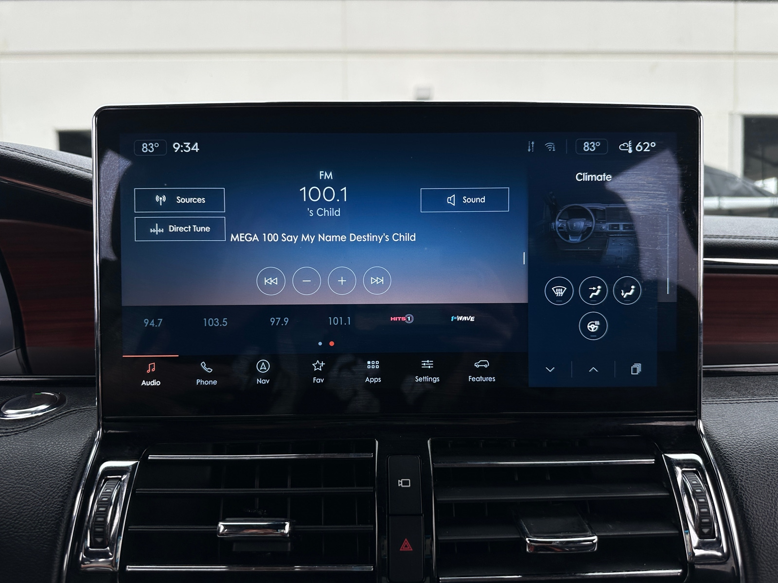 Thumbnail: 2024 Lincoln Navigator - 3