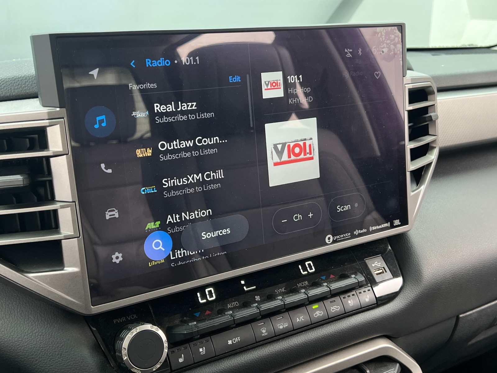Thumbnail: 2022 Toyota Tundra - 3
