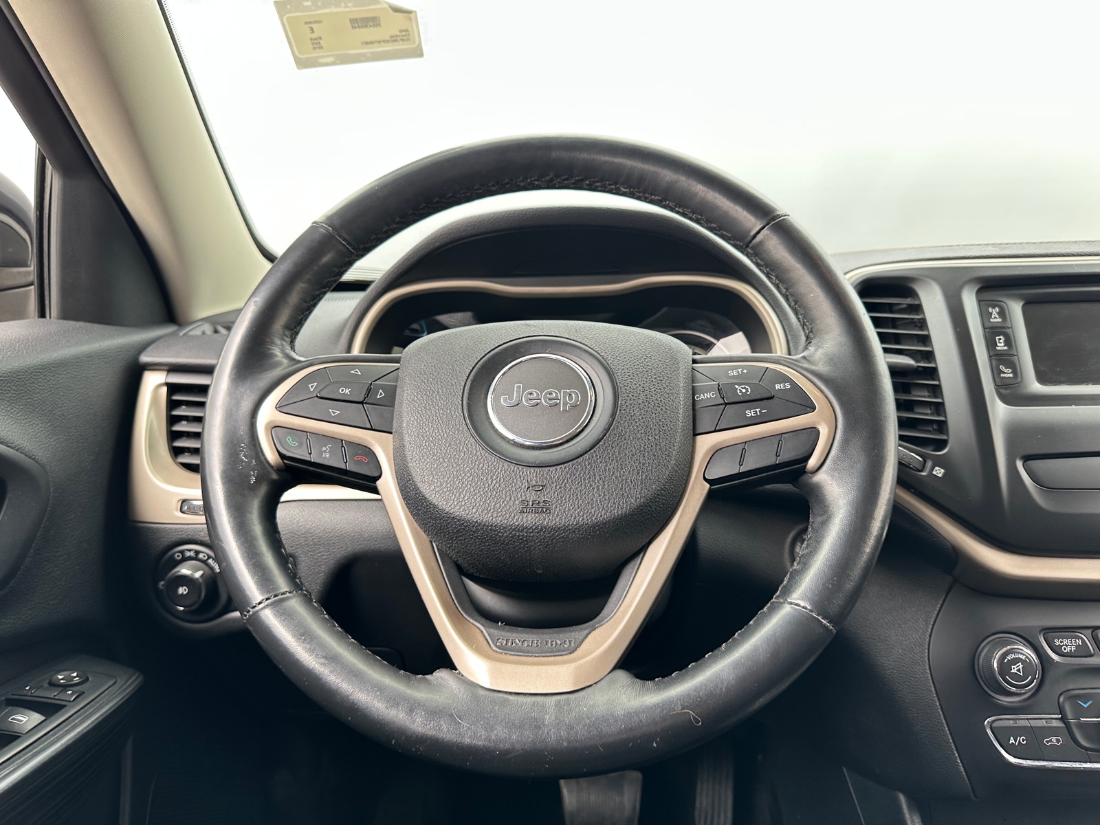 Thumbnail: 2015 Jeep Cherokee - 5