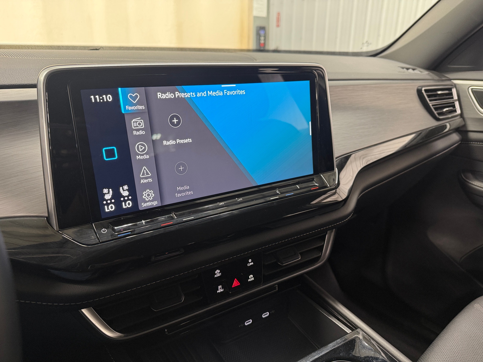 Thumbnail: 2025 Volkswagen Atlas - 3