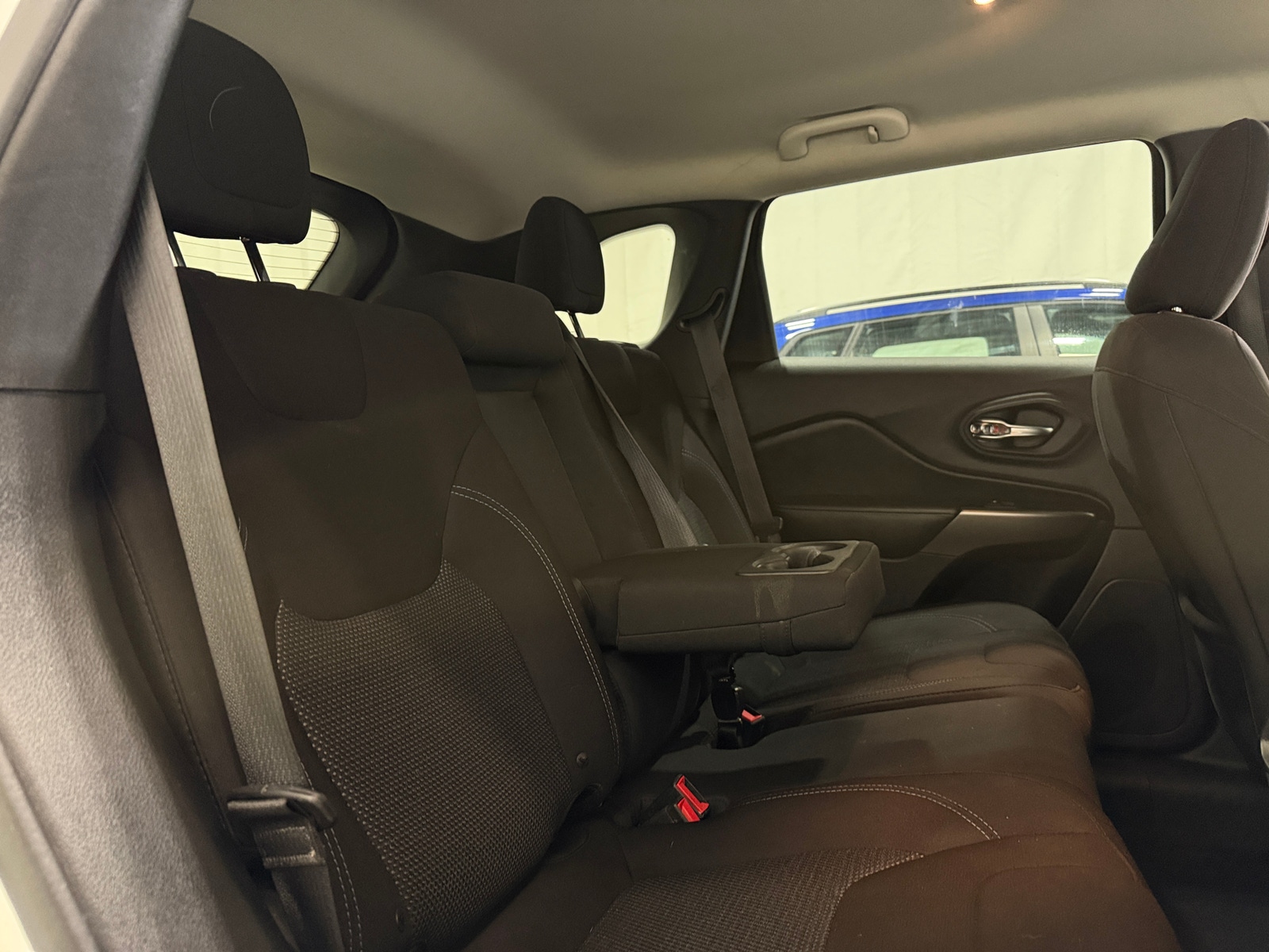 Thumbnail: 2019 Jeep Cherokee - 6