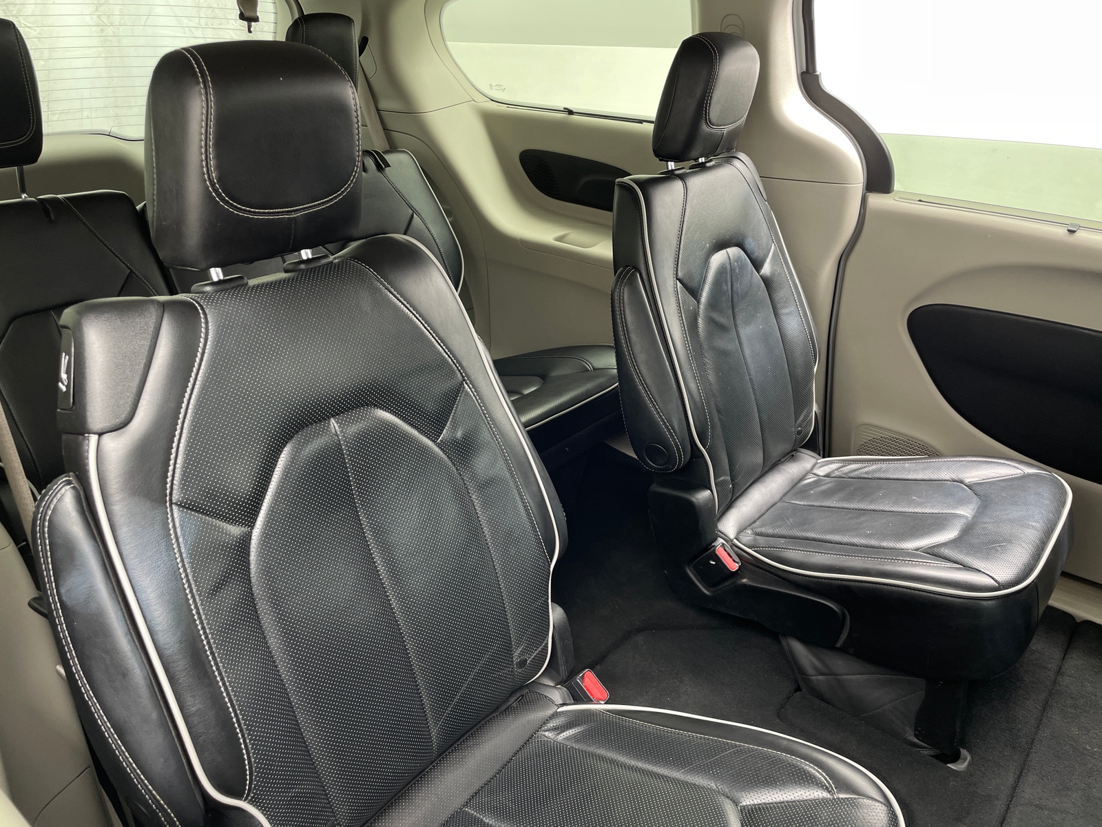 Thumbnail: 2023 Chrysler Pacifica - 5