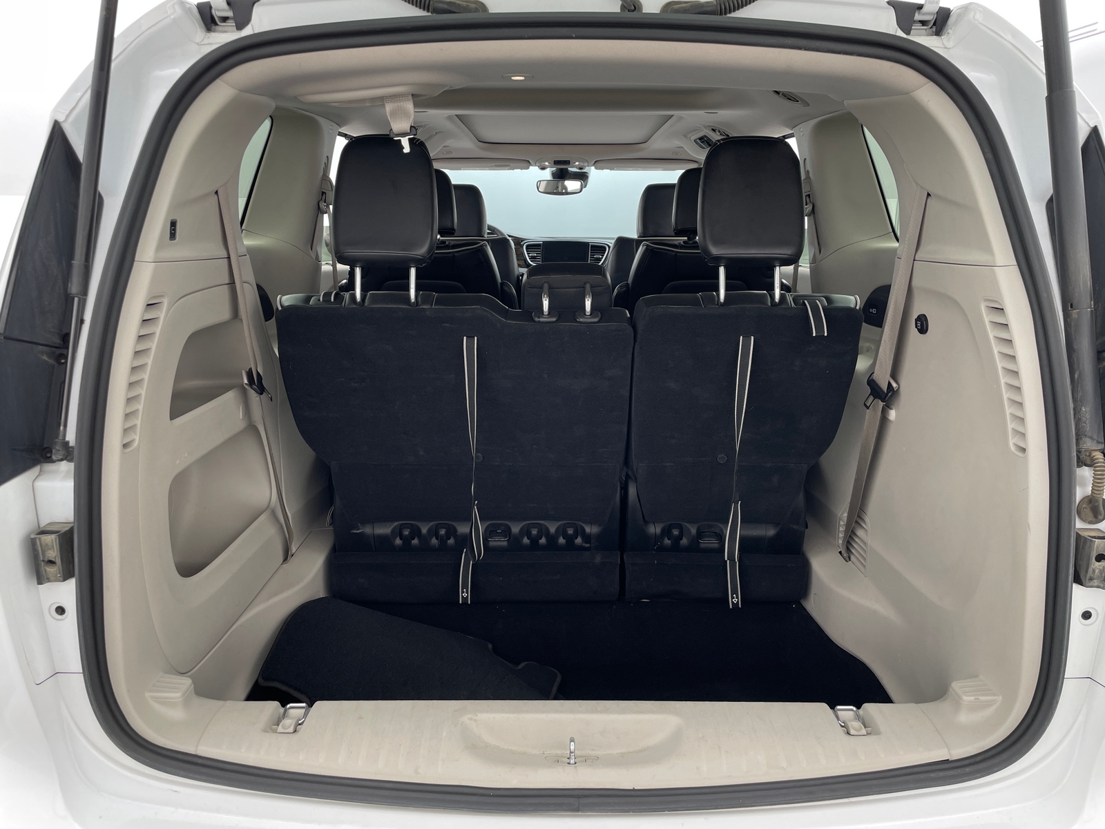 Thumbnail: 2023 Chrysler Pacifica - 6