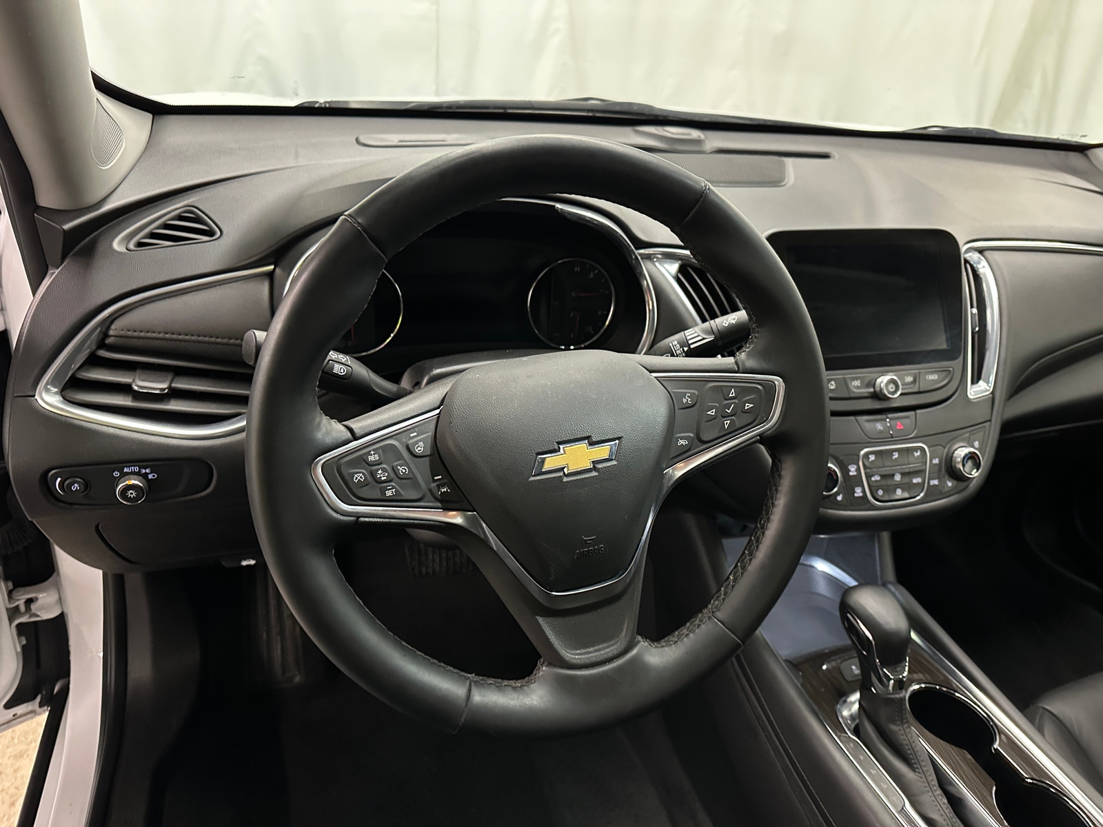 Thumbnail: 2024 Chevrolet Malibu - 4