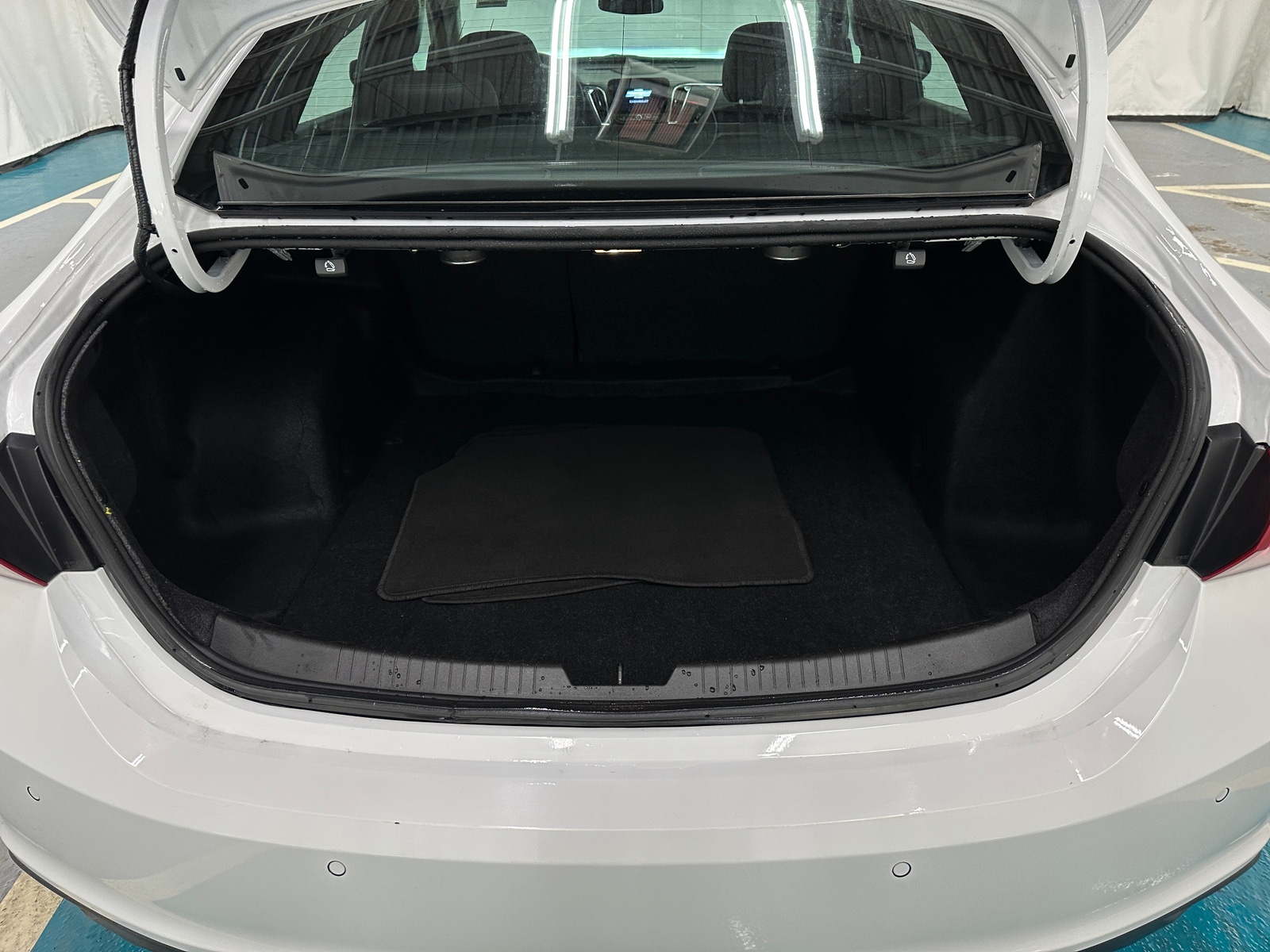 Thumbnail: 2024 Chevrolet Malibu - 6