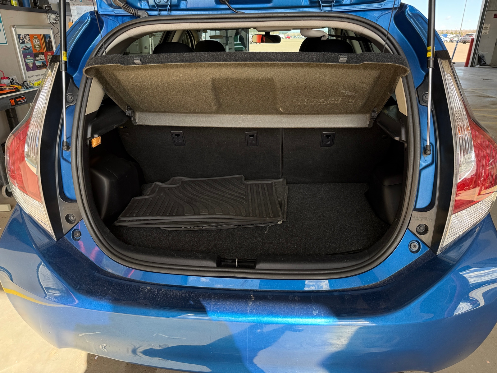 Thumbnail: 2015 Toyota Prius c - 7