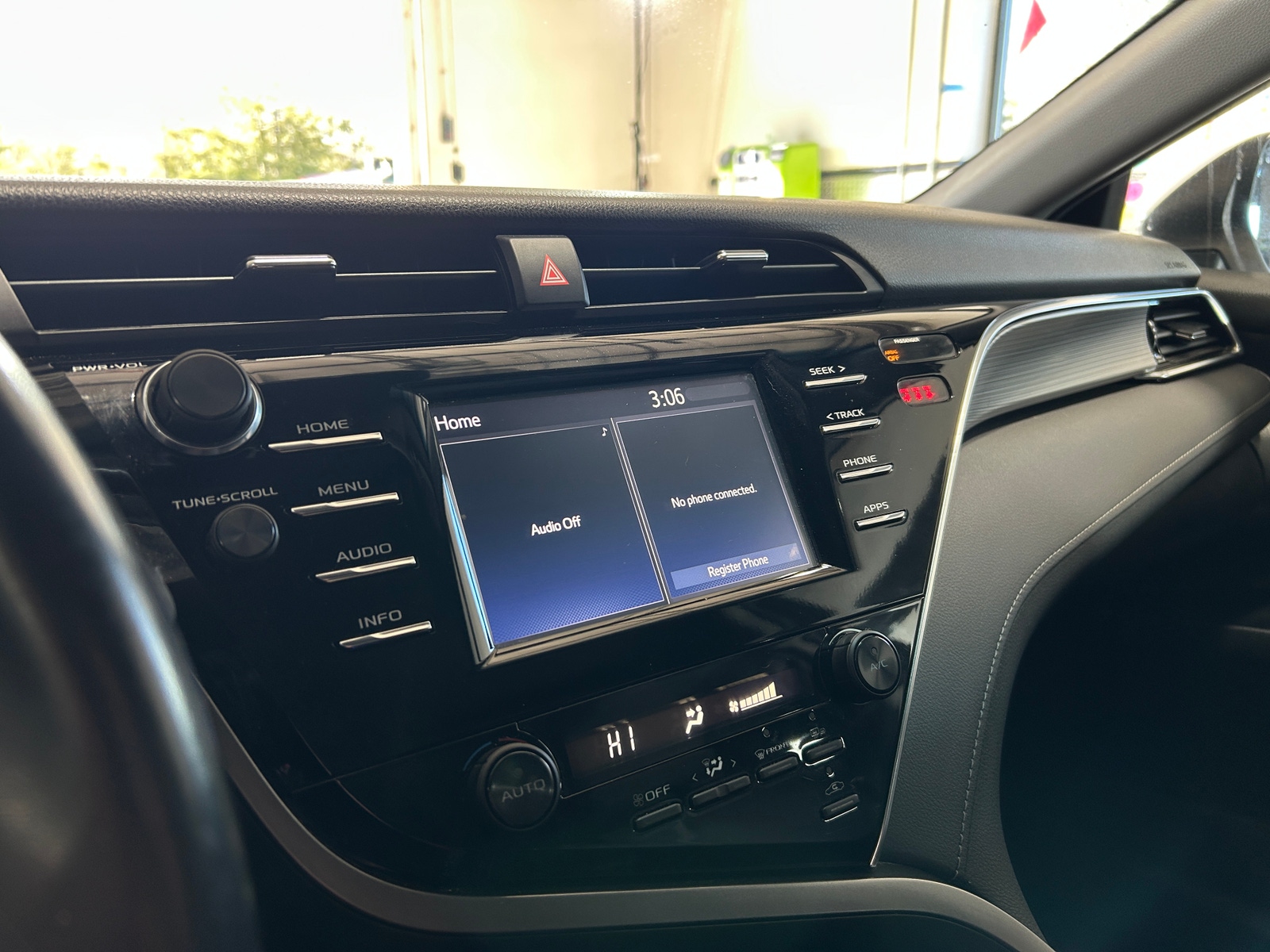 Thumbnail: 2018 Toyota Camry - 4