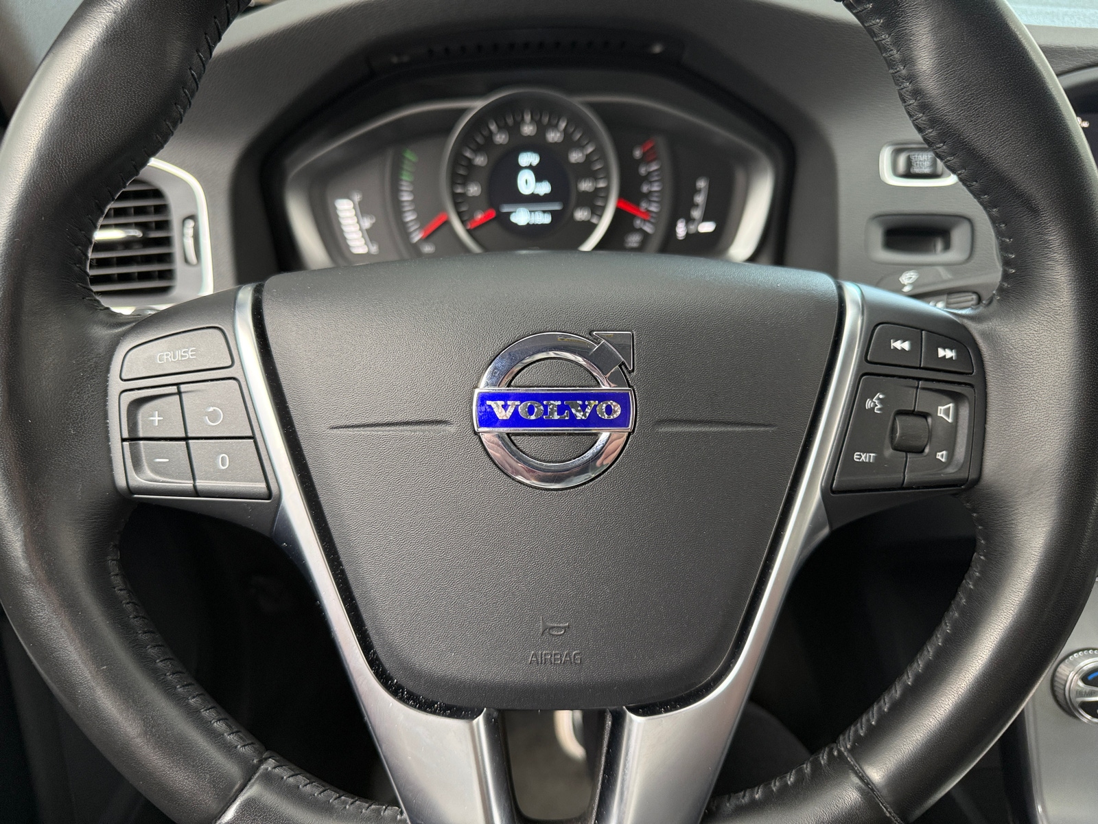 Thumbnail: 2018 Volvo S60 - 4