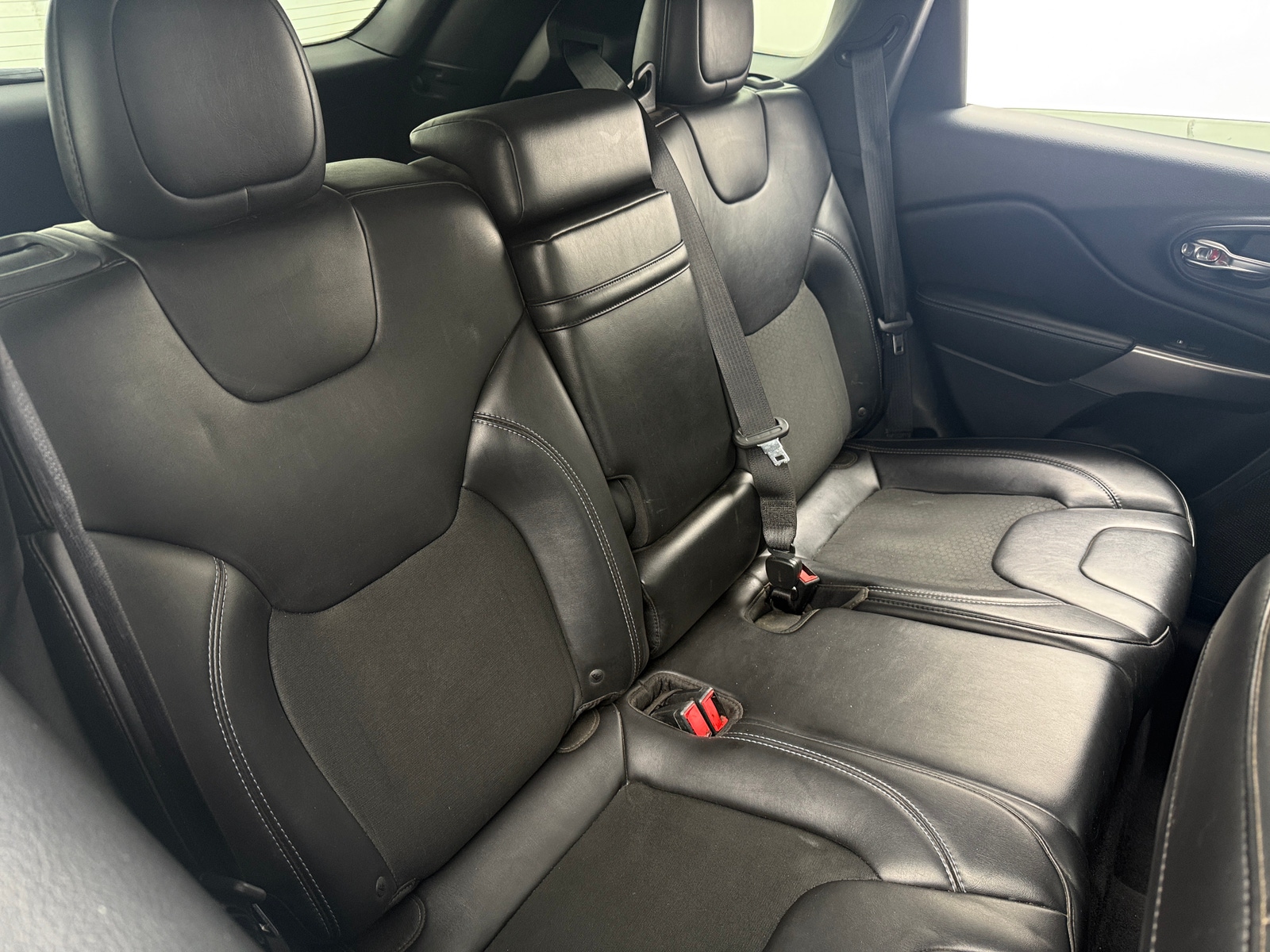 Thumbnail: 2019 Jeep Cherokee - 6