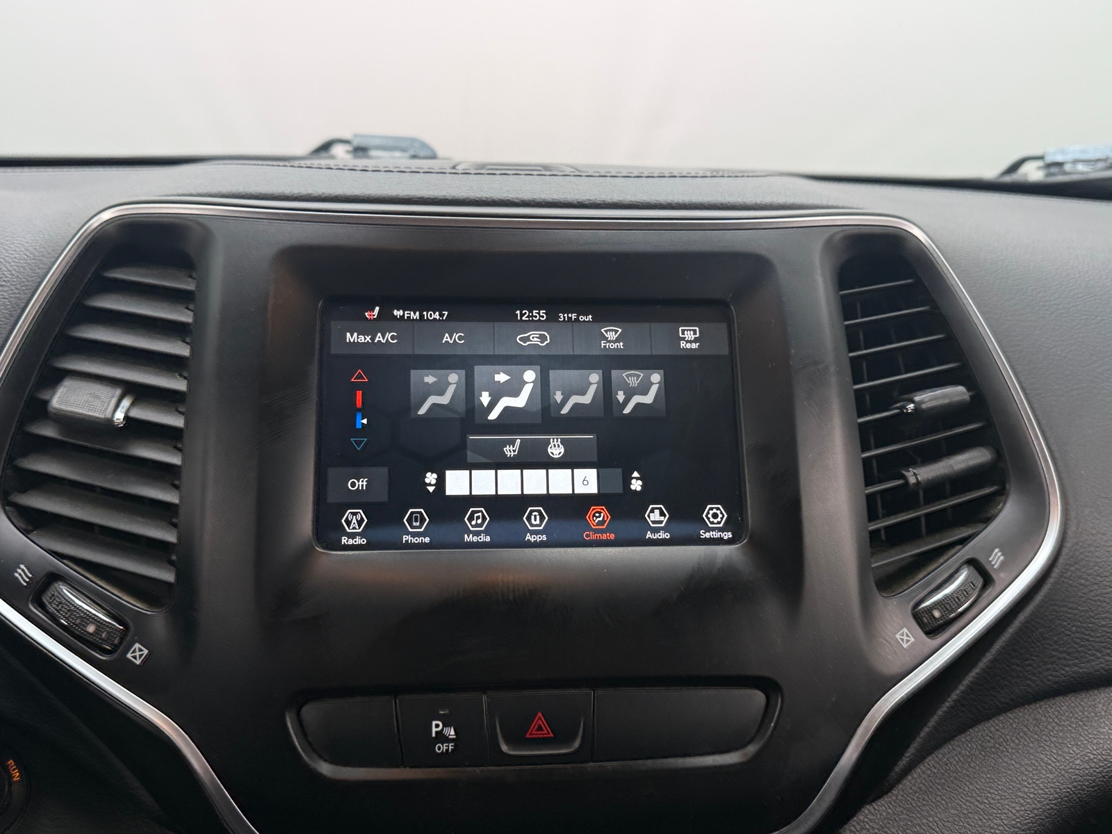 Thumbnail: 2019 Jeep Cherokee - 4