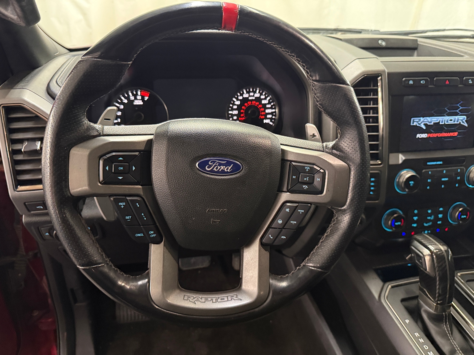 Thumbnail: 2019 Ford Econoline - 4