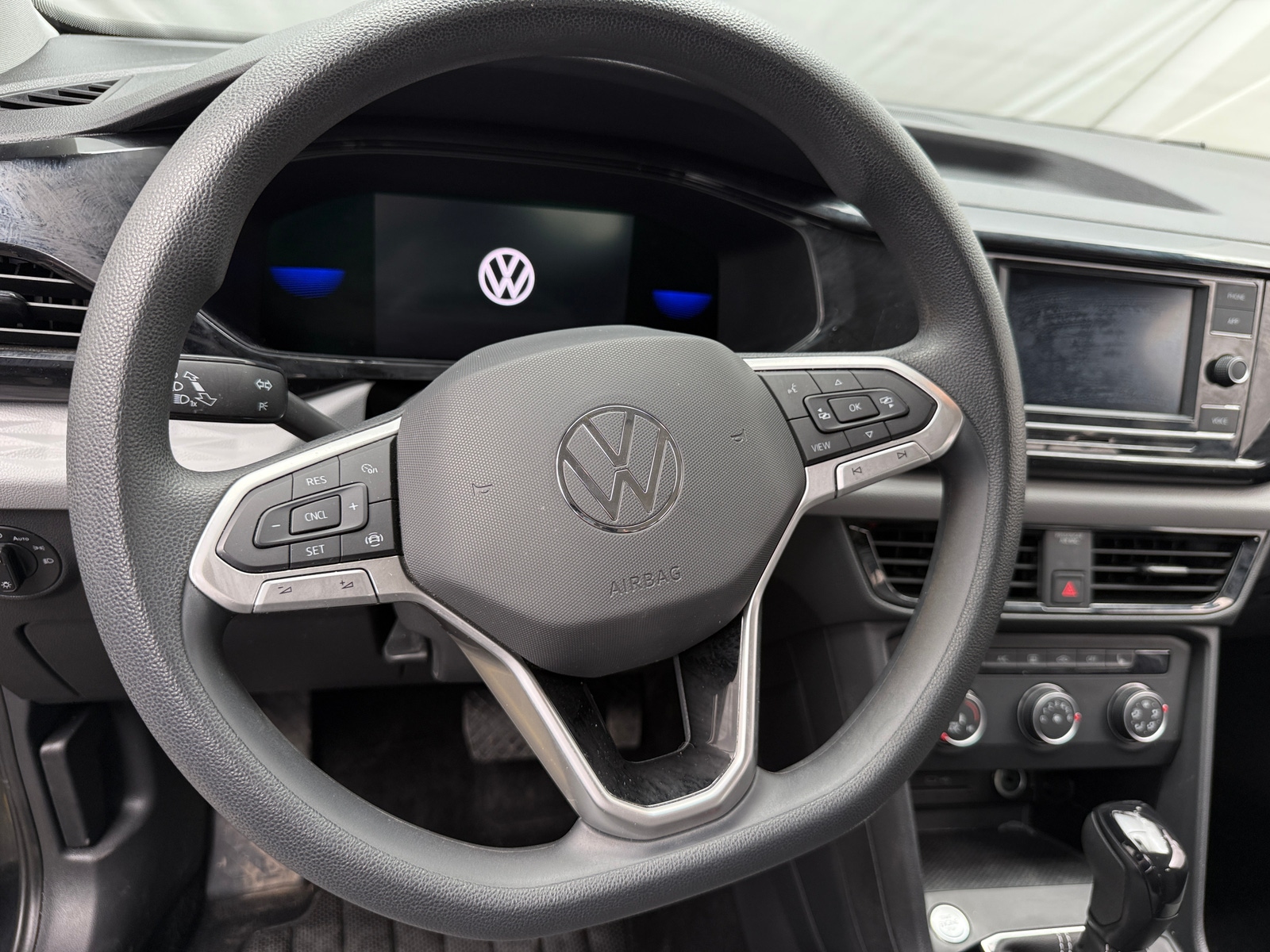 Thumbnail: 2022 Volkswagen Taos - 5