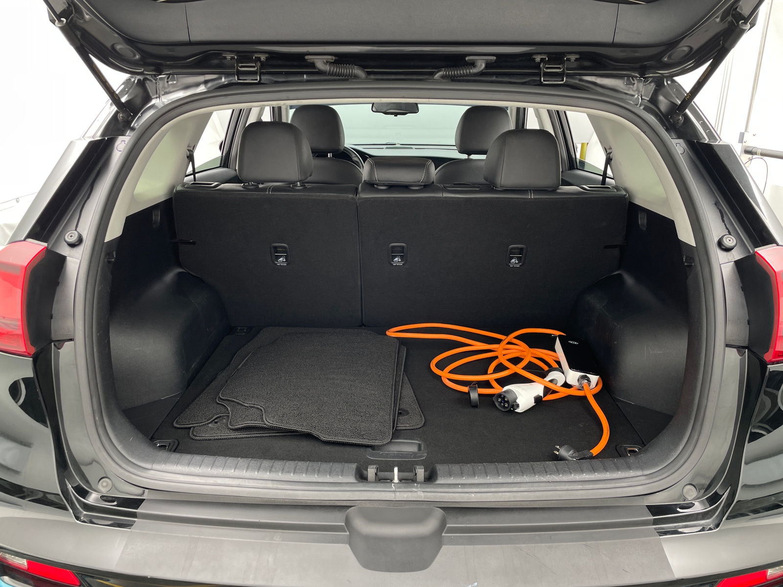 Thumbnail: 2020 Kia Niro - 7