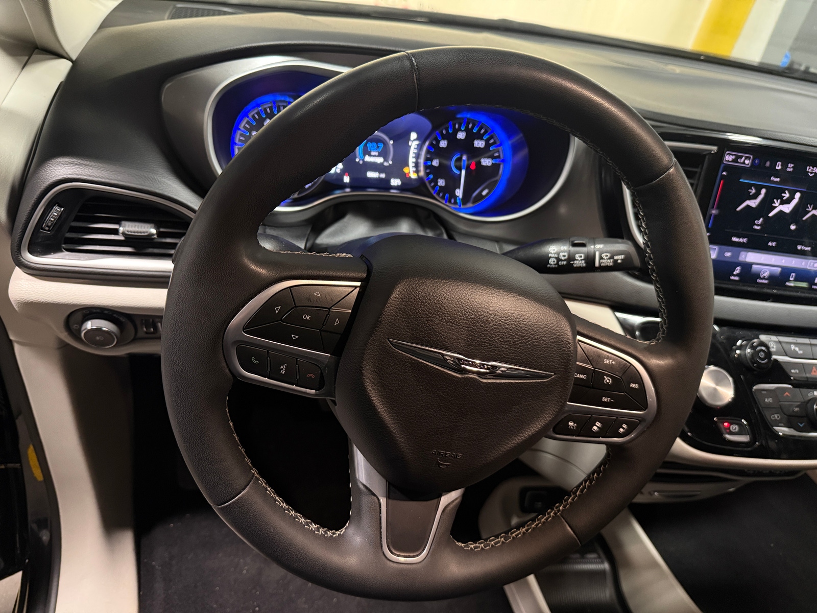 Thumbnail: 2024 Chrysler Pacifica - 4