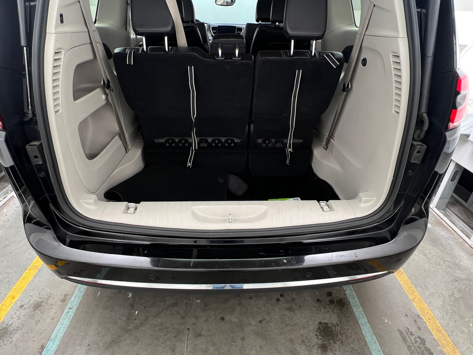 Thumbnail: 2024 Chrysler Pacifica - 6