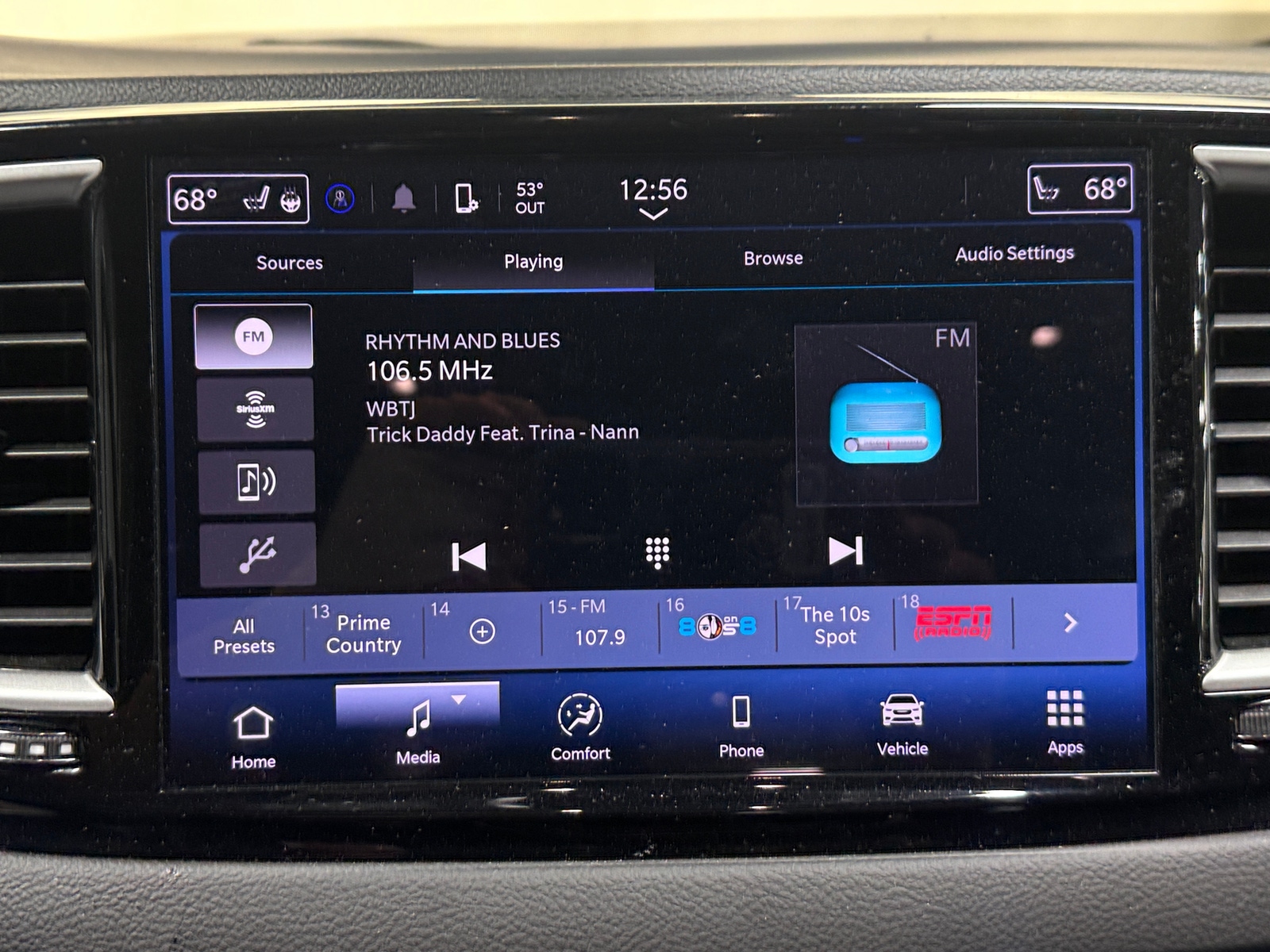 Thumbnail: 2024 Chrysler Pacifica - 3