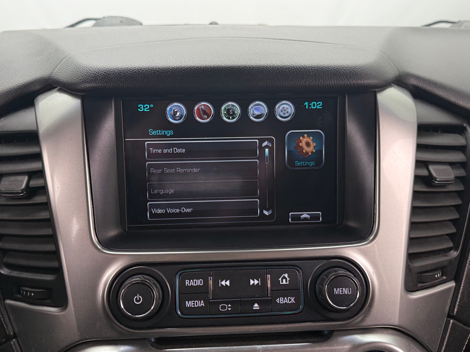 Thumbnail: 2017 Chevrolet Suburban - 3