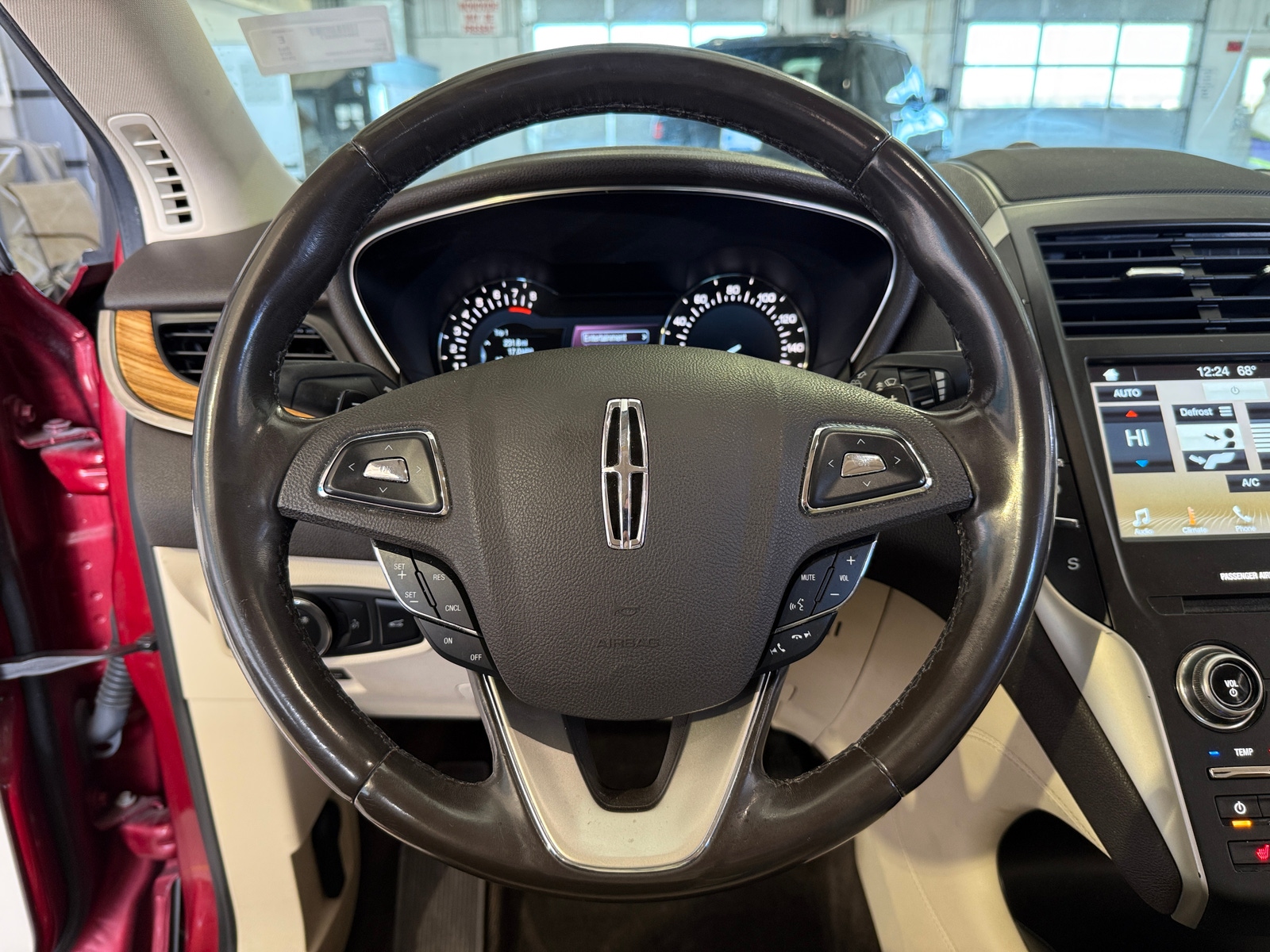 Thumbnail: 2016 Lincoln MKC - 4