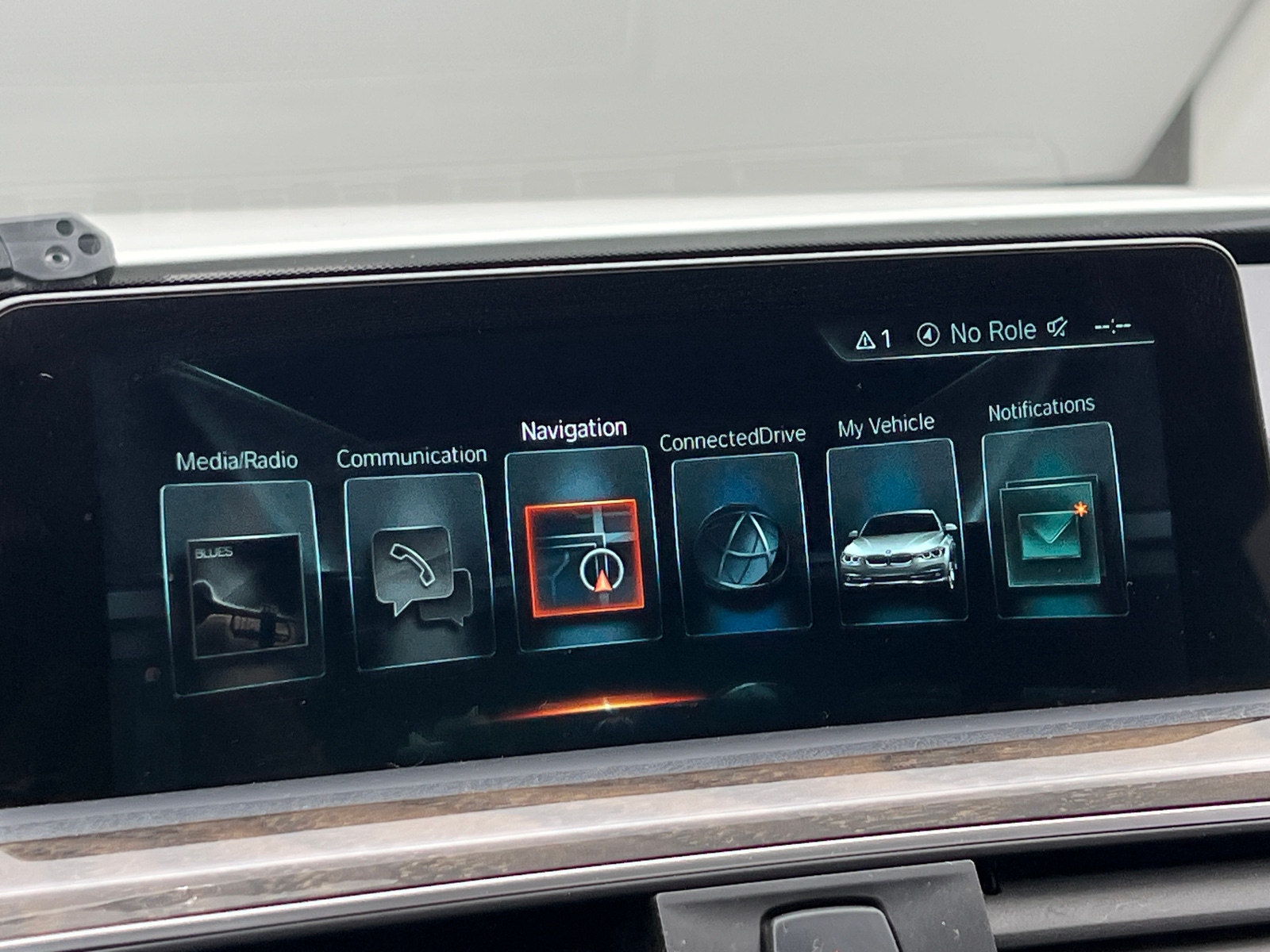 Thumbnail: 2017 BMW 3 Series - 3