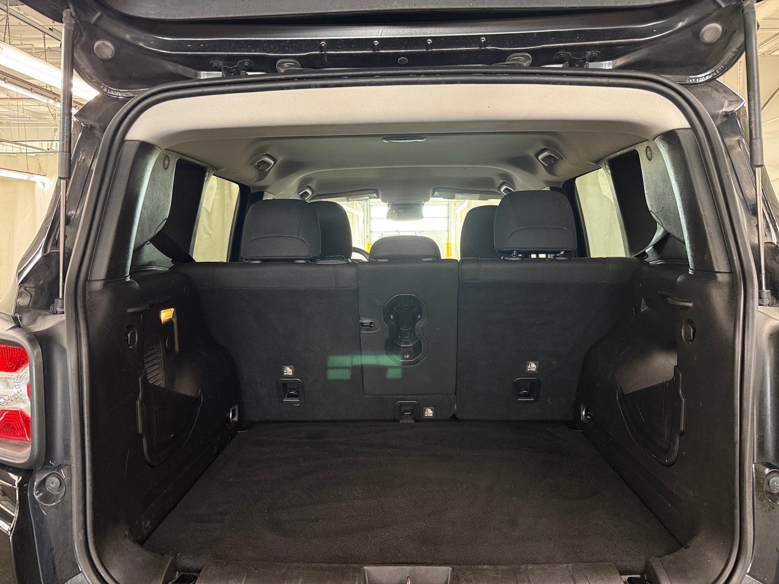 Thumbnail: 2020 Jeep Renegade - 7