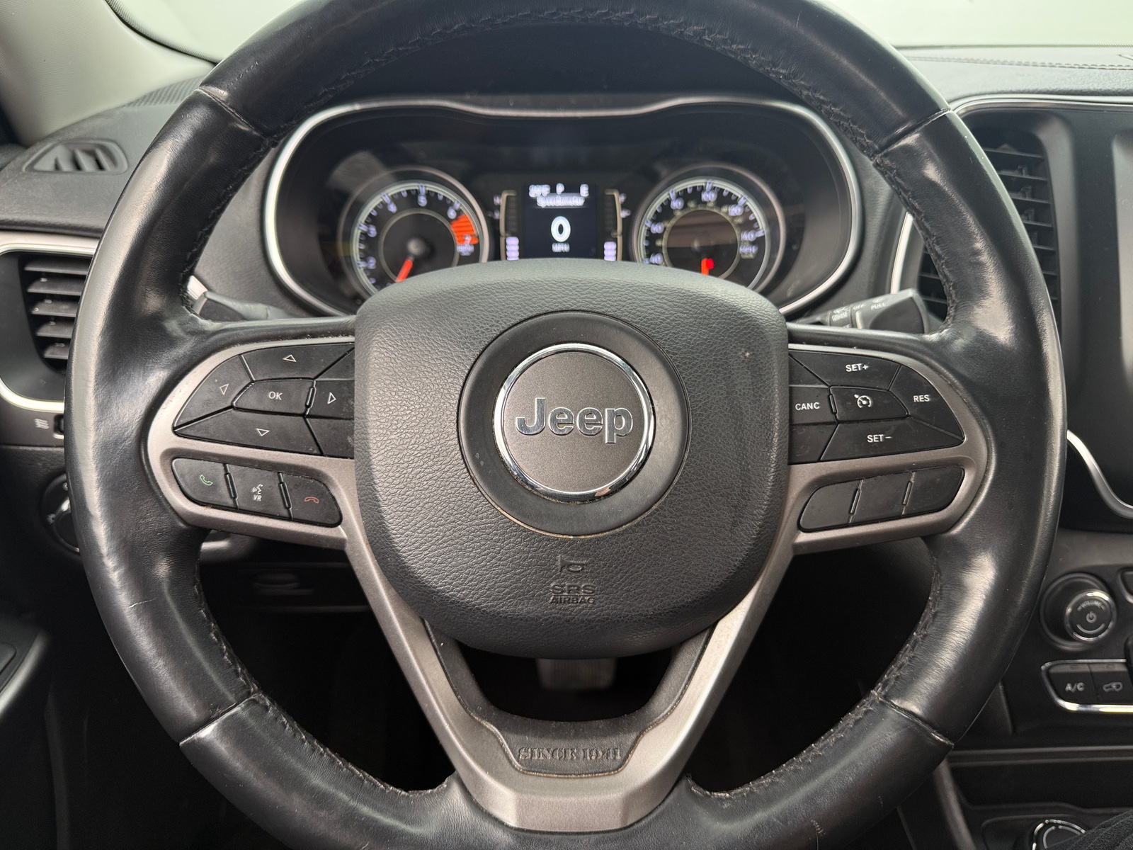 Thumbnail: 2019 Jeep Cherokee - 5