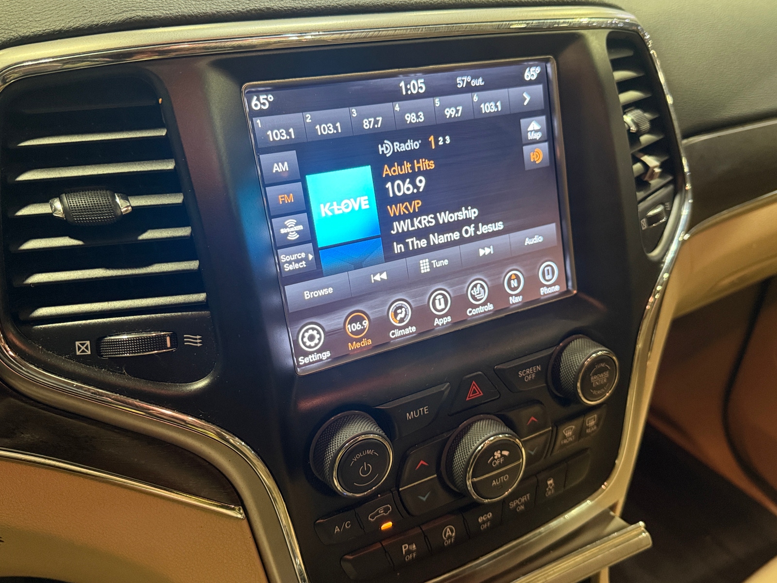 Thumbnail: 2018 Jeep Grand Cherokee - 3