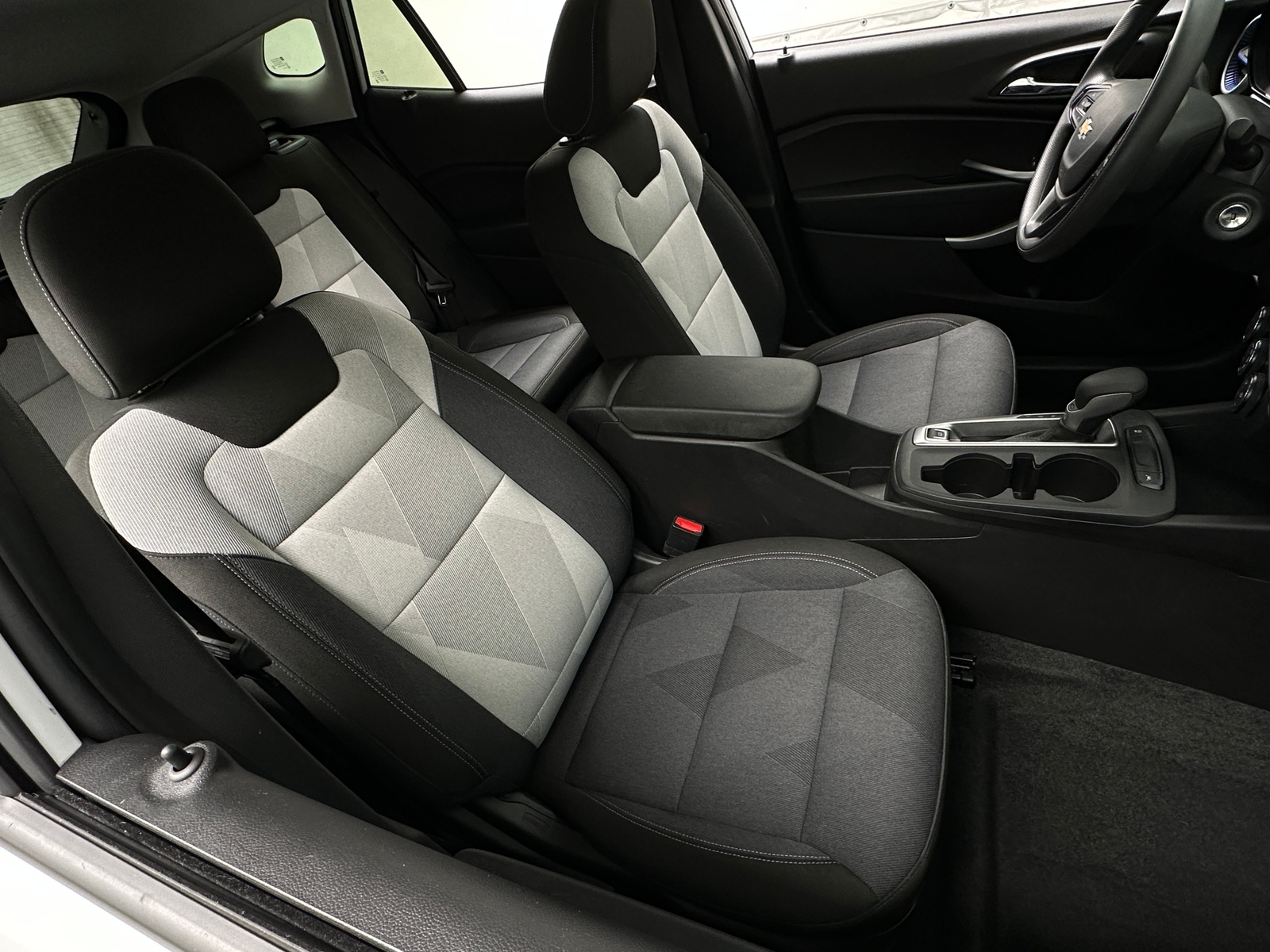 Thumbnail: 2025 Chevrolet Trax - 2