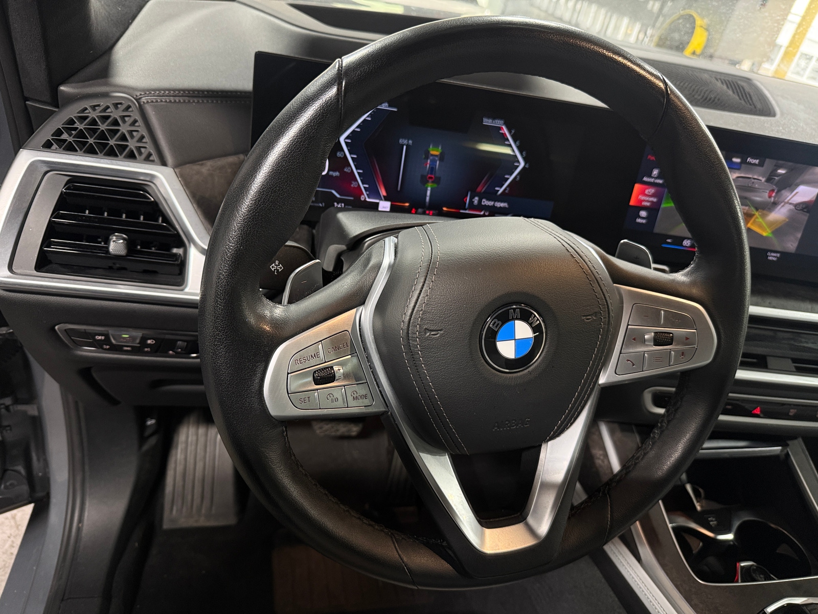 Thumbnail: 2023 BMW X7 - 4