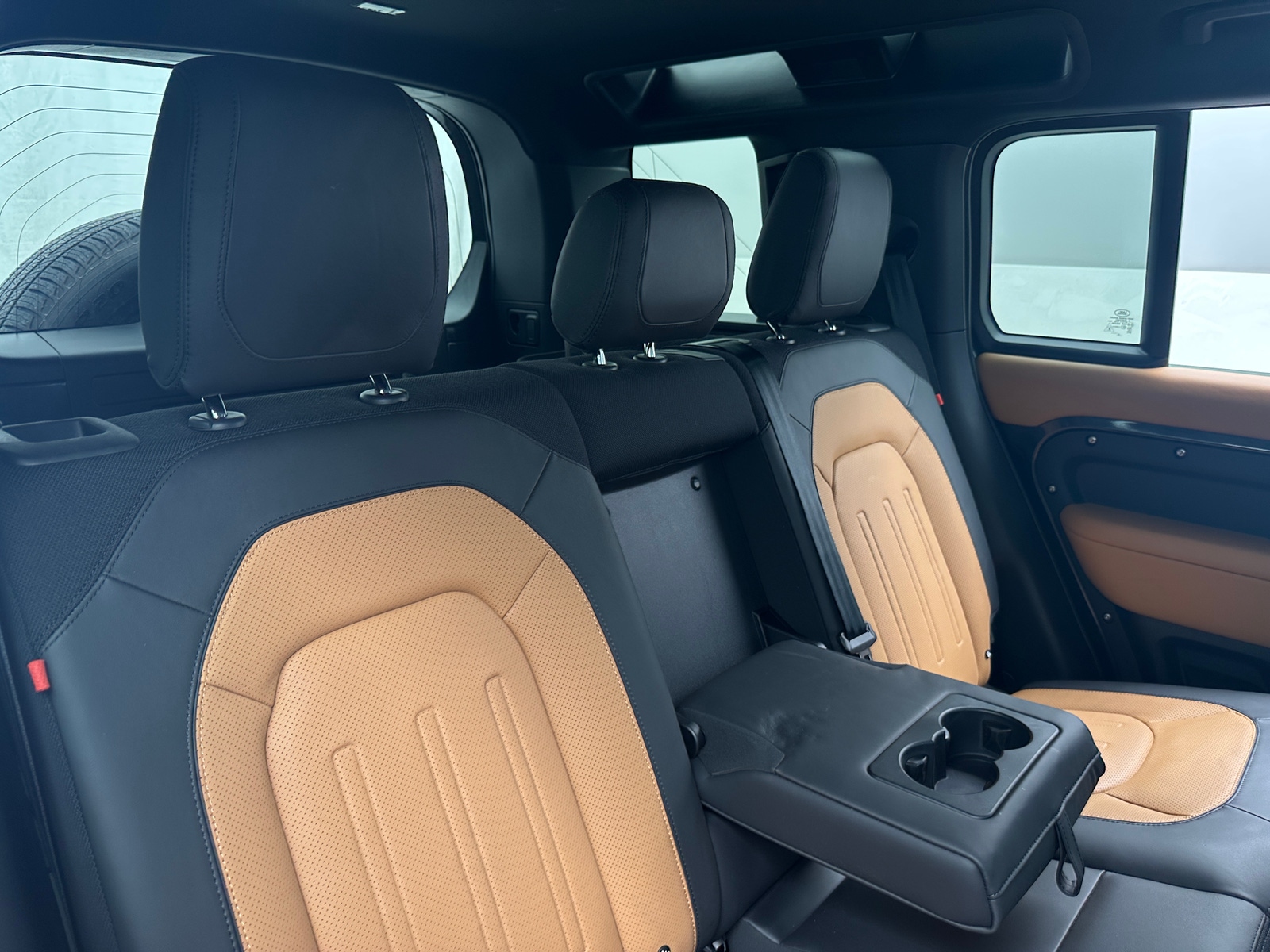 Thumbnail: 2024 Land Rover Defender - 5