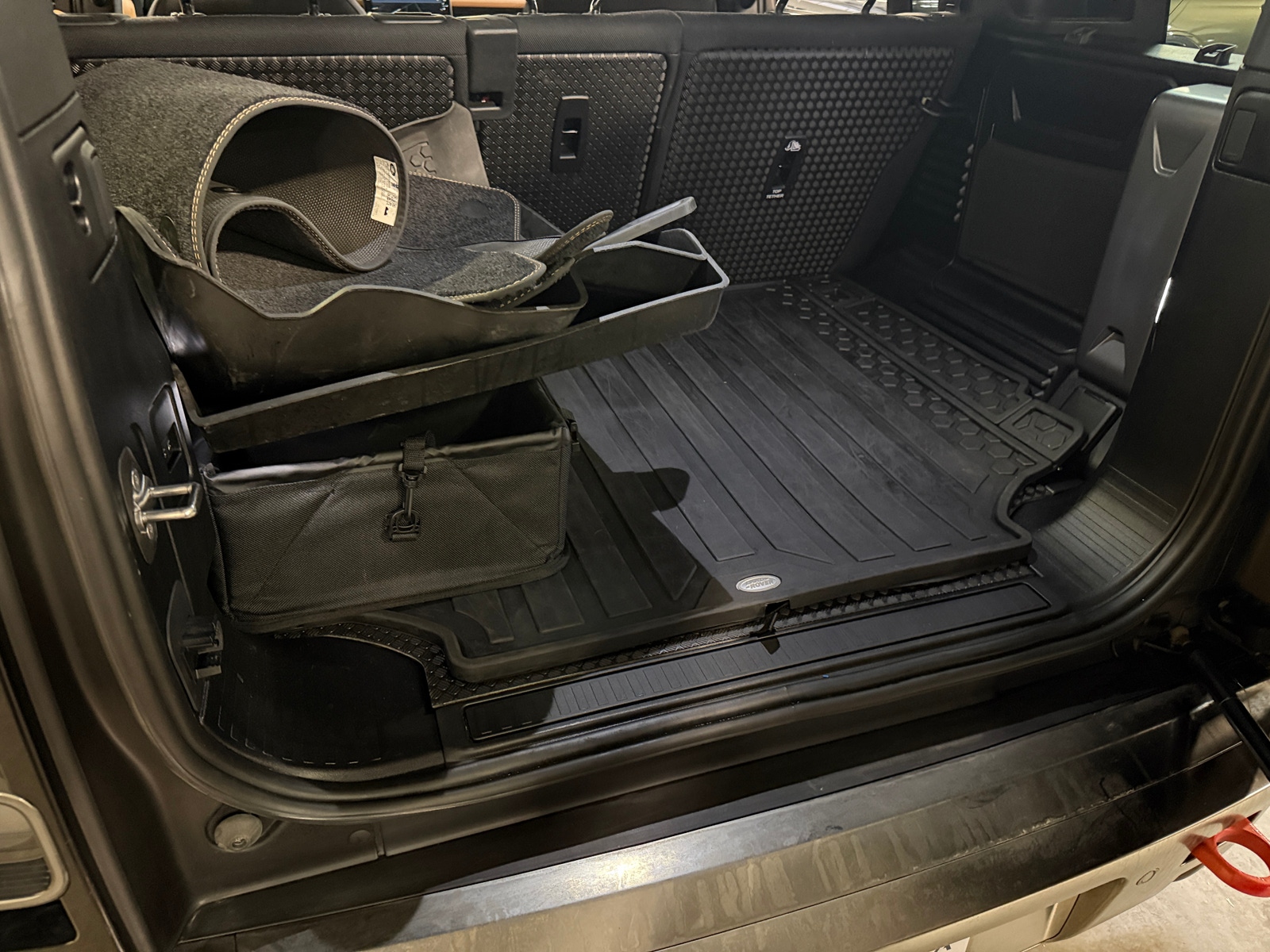 Thumbnail: 2024 Land Rover Defender - 6