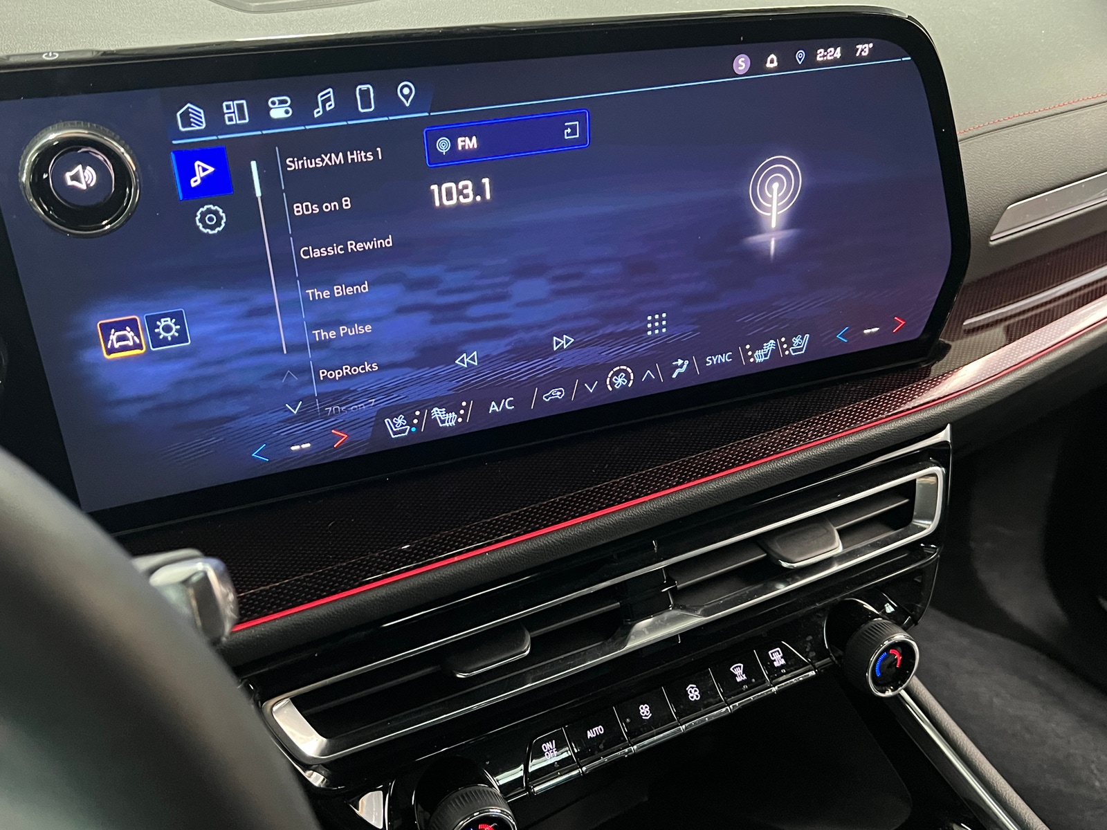 Thumbnail: 2024 Chevrolet Traverse - 3