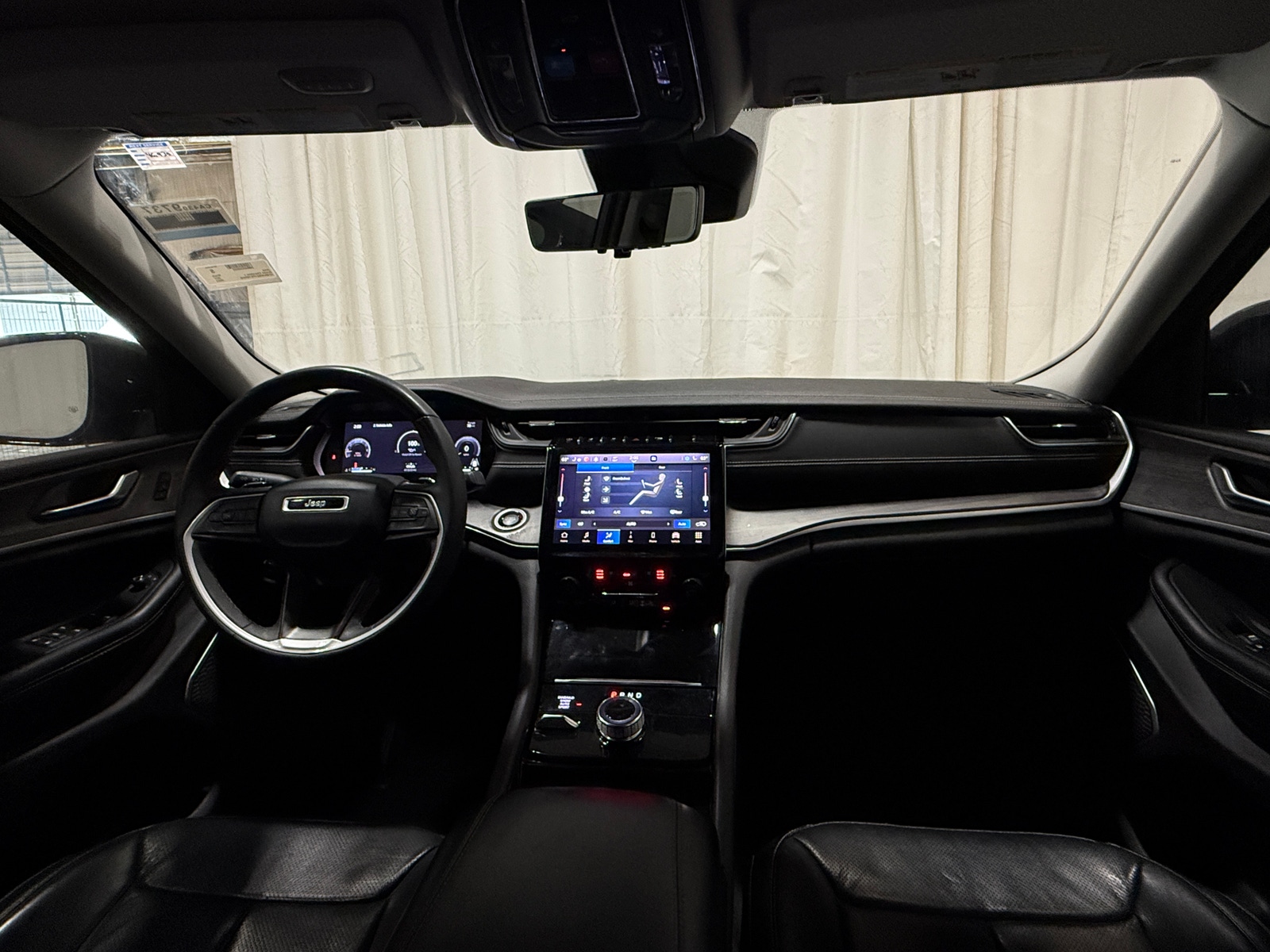 Thumbnail: 2023 Jeep Grand Cherokee L - 2