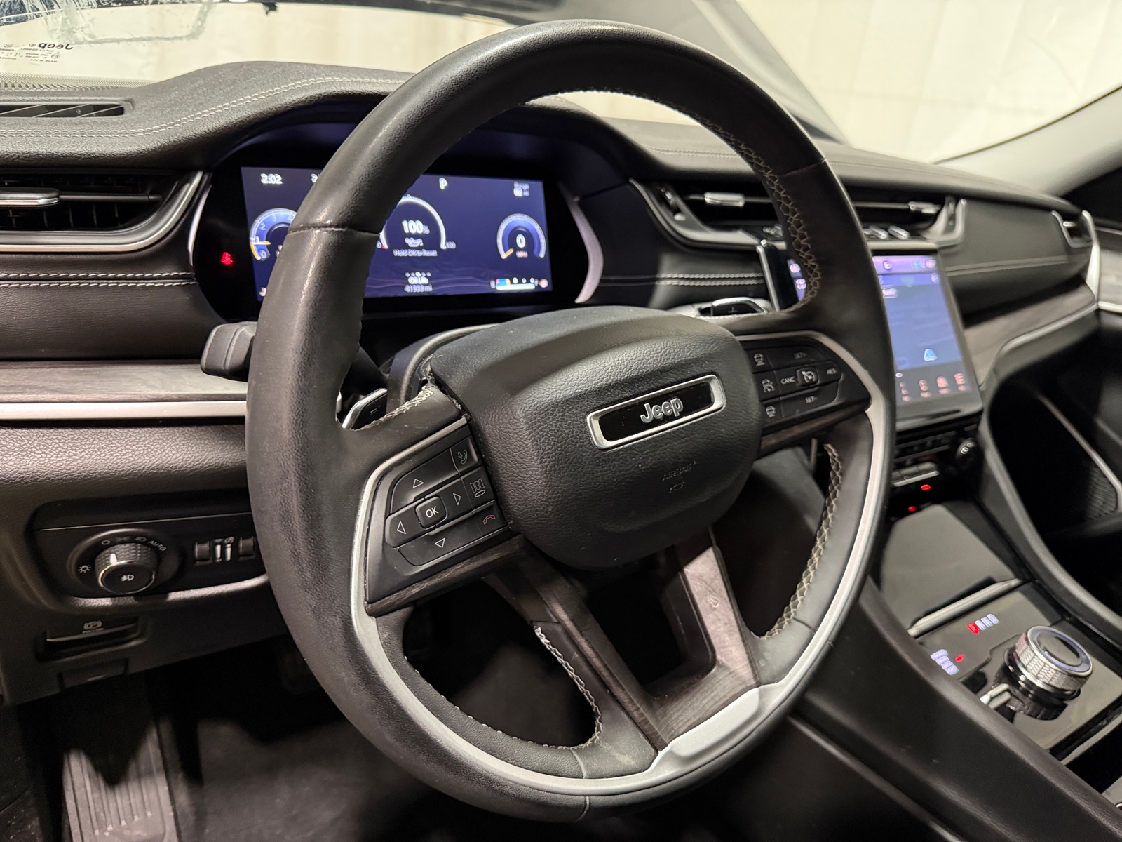 Thumbnail: 2023 Jeep Grand Cherokee L - 4