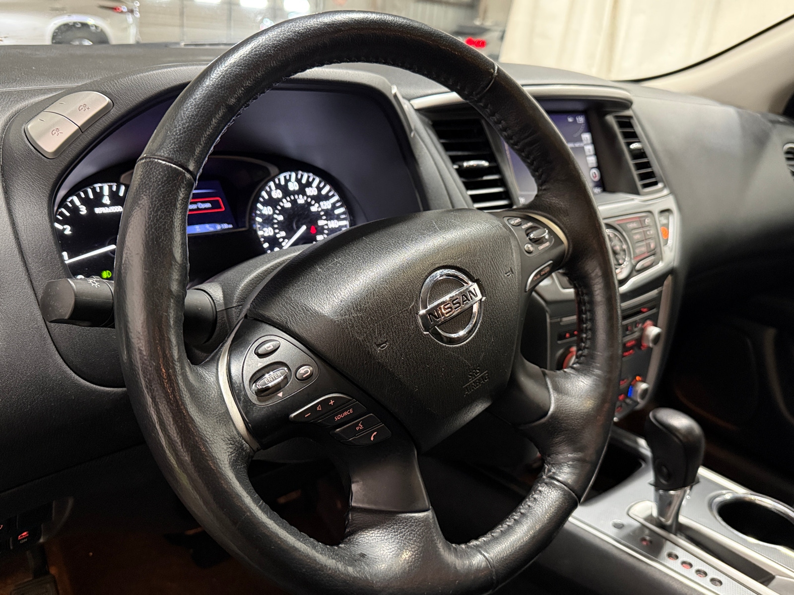 Thumbnail: 2020 Nissan Pathfinder - 4