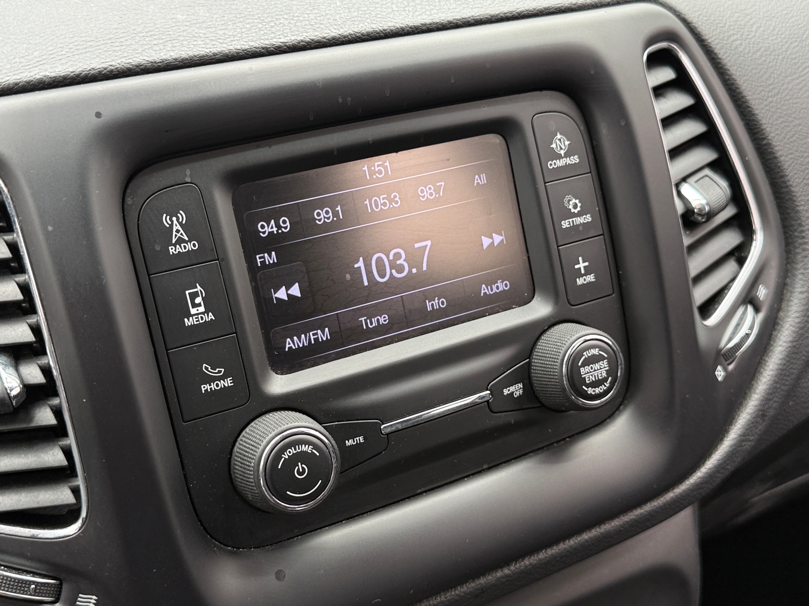 Thumbnail: 2018 Jeep Compass - 4