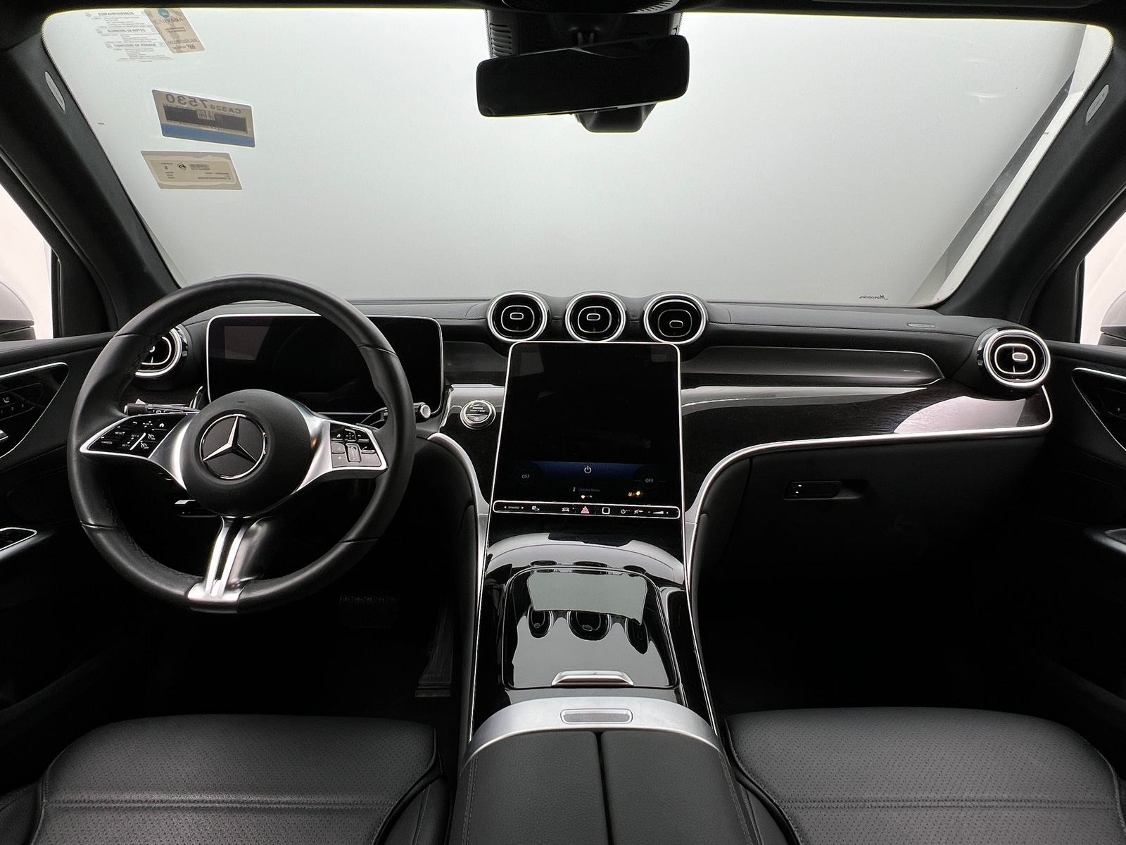 Thumbnail: 2025 Mercedes-Benz GLC - 2