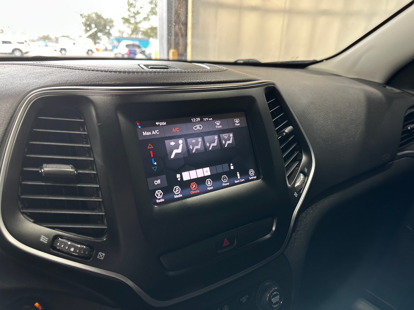 Thumbnail: 2019 Jeep Cherokee - 4