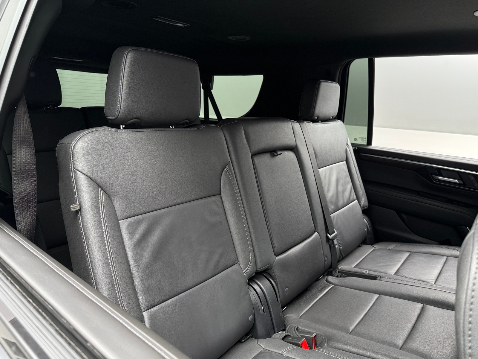 Thumbnail: 2025 Chevrolet Suburban - 5