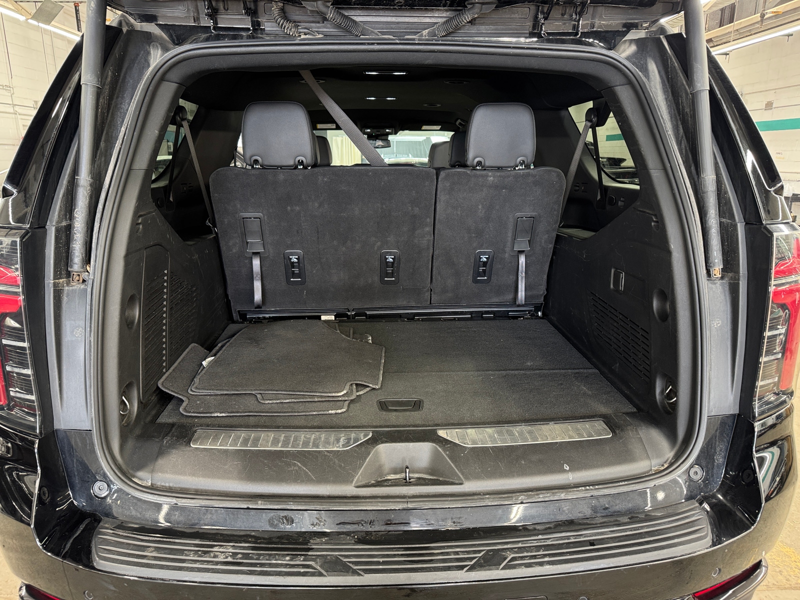 Thumbnail: 2025 Chevrolet Suburban - 6