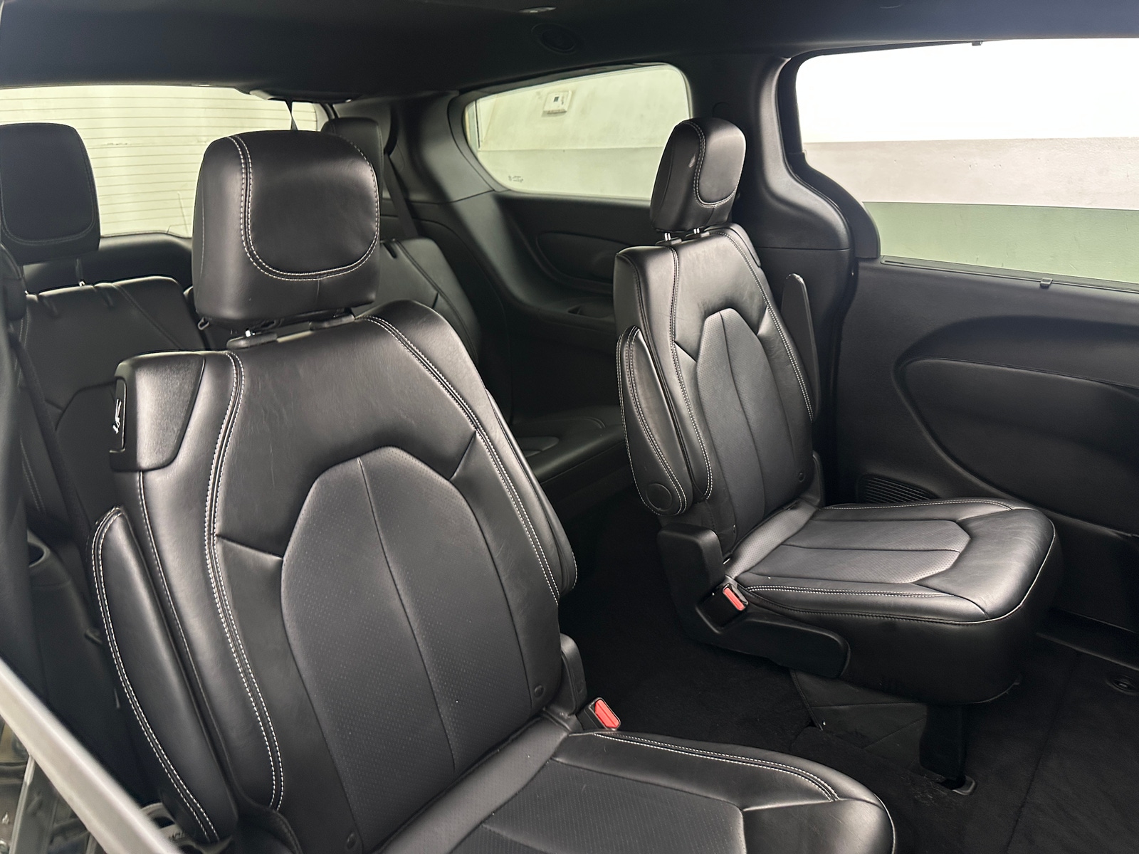 Thumbnail: 2025 Chrysler Pacifica - 5