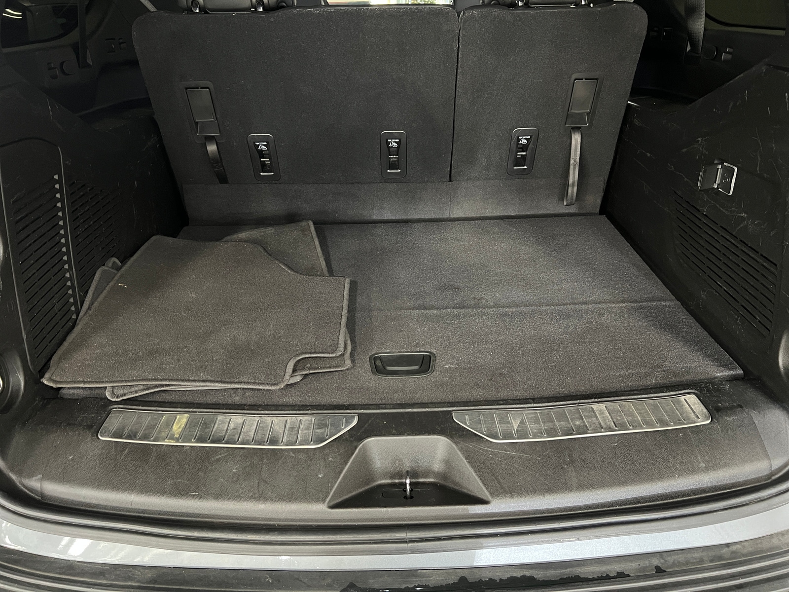 Thumbnail: 2021 Chevrolet Suburban - 6