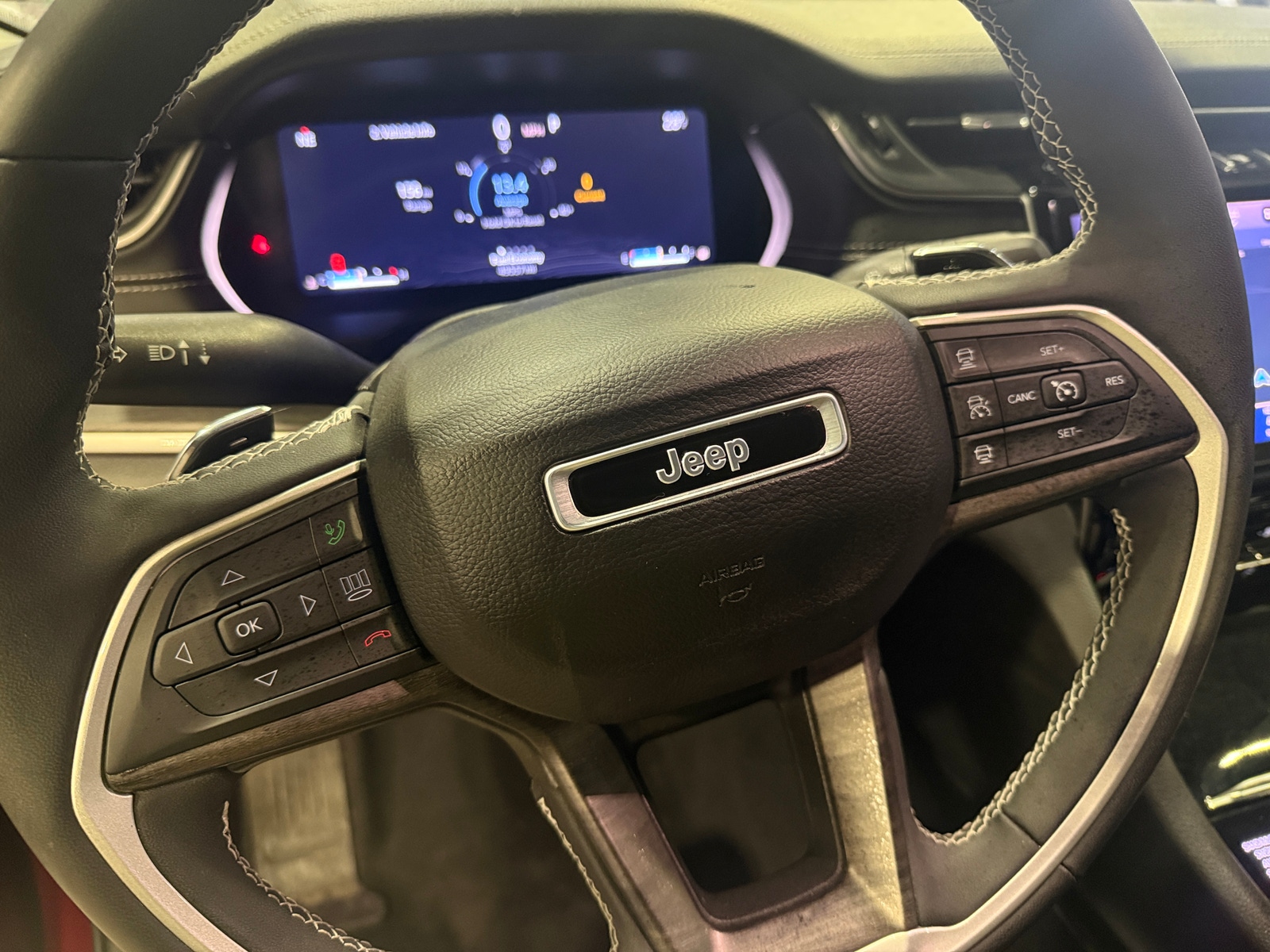 Thumbnail: 2023 Jeep Grand Cherokee - 4