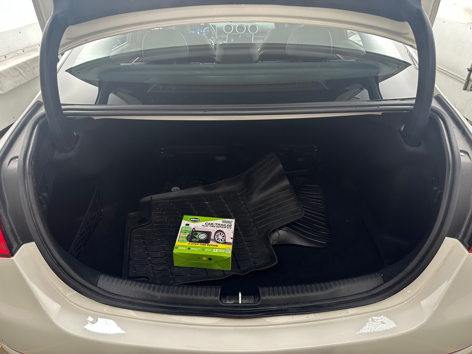 Thumbnail: 2025 Mercedes-Benz C-Class - 6