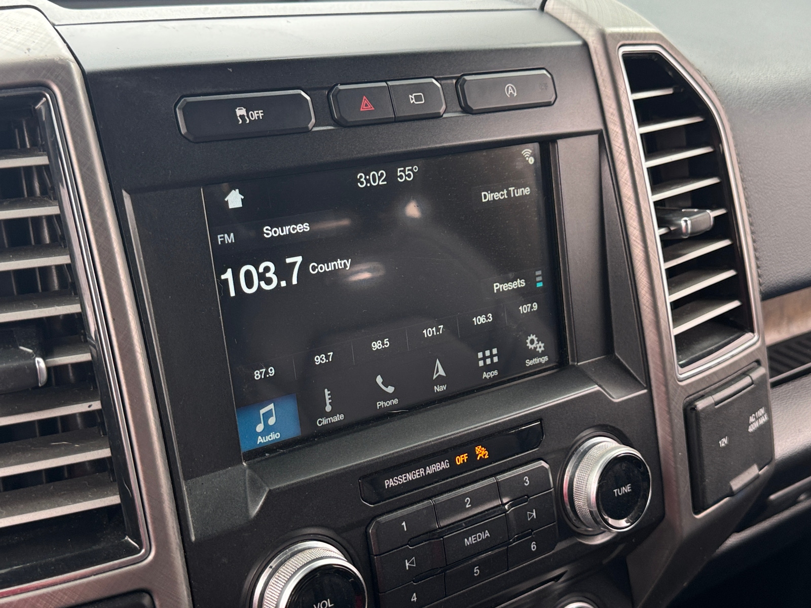 Thumbnail: 2018 Ford Econoline - 3