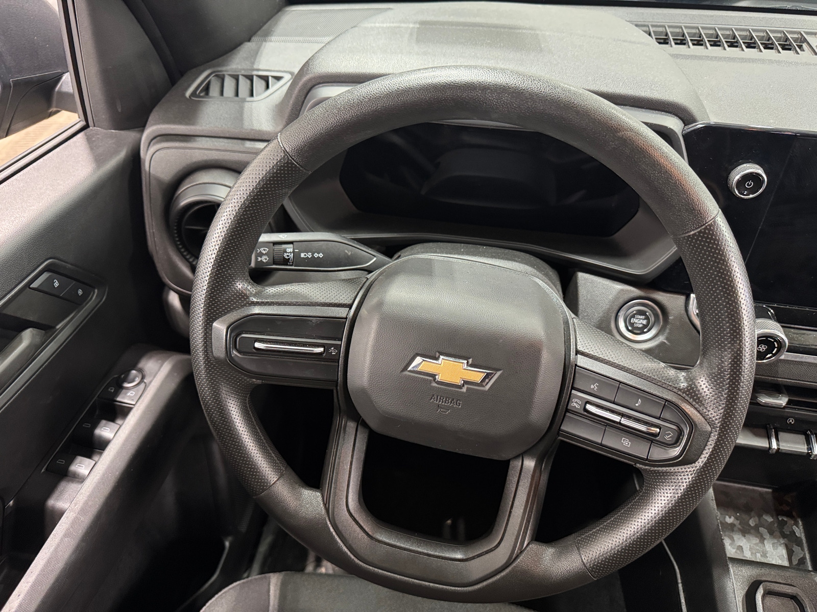 Thumbnail: 2024 Chevrolet Colorado - 5