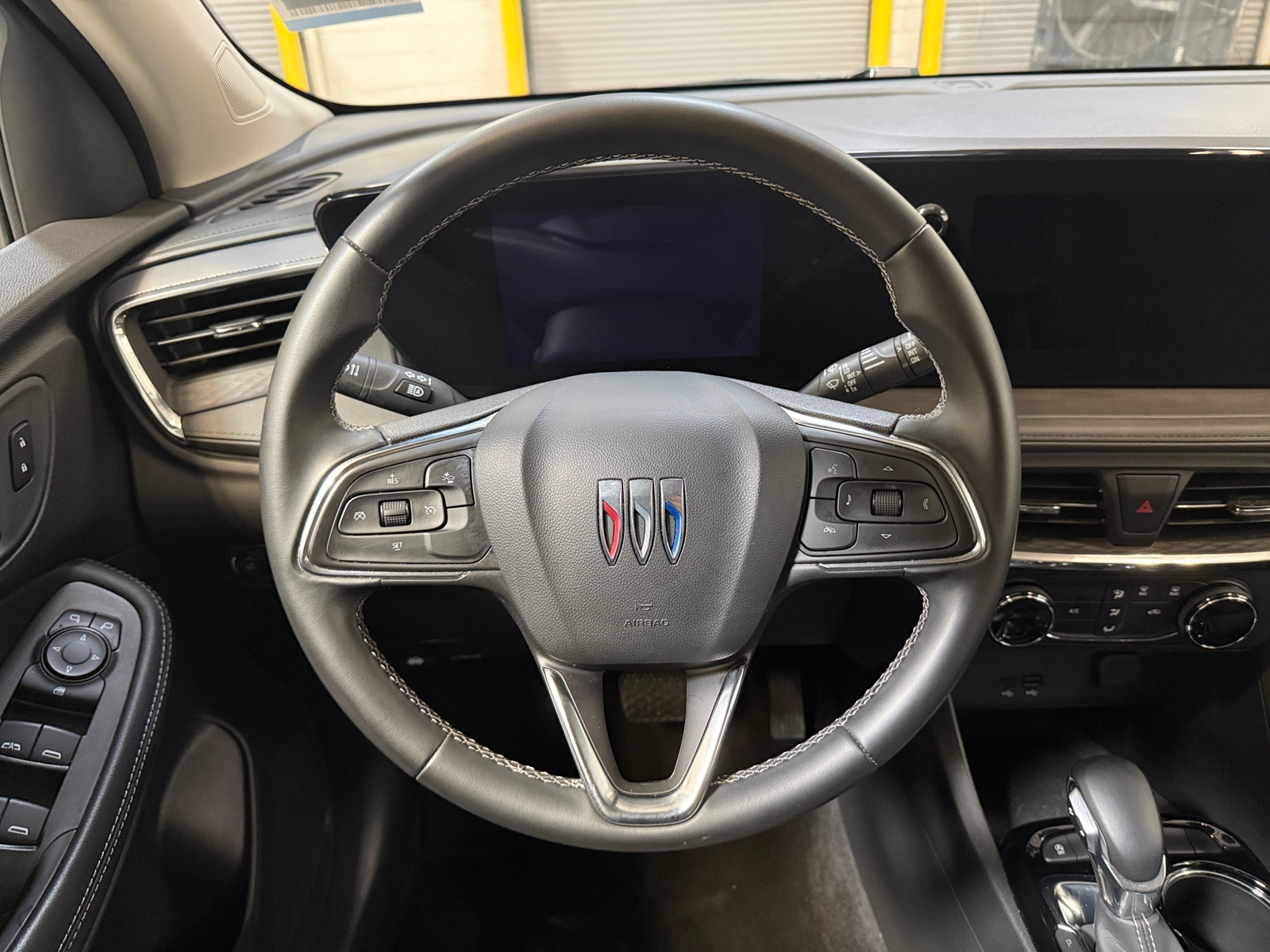 Thumbnail: 2025 Buick Encore GX - 4