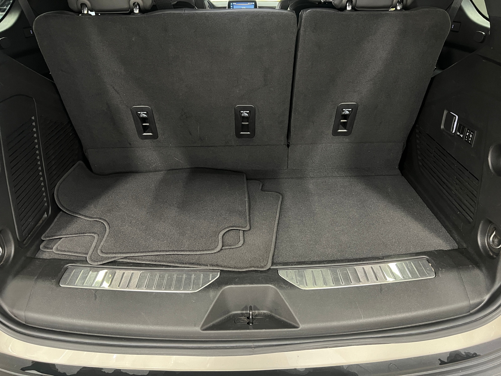 Thumbnail: 2023 Chevrolet Tahoe - 6