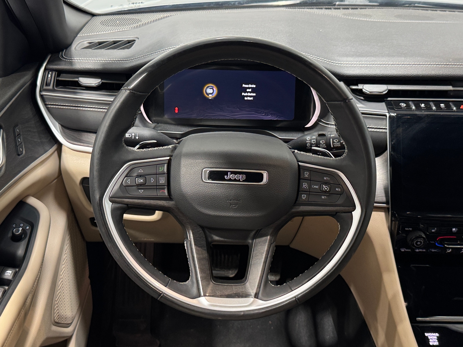 Thumbnail: 2023 Jeep Grand Cherokee L - 4